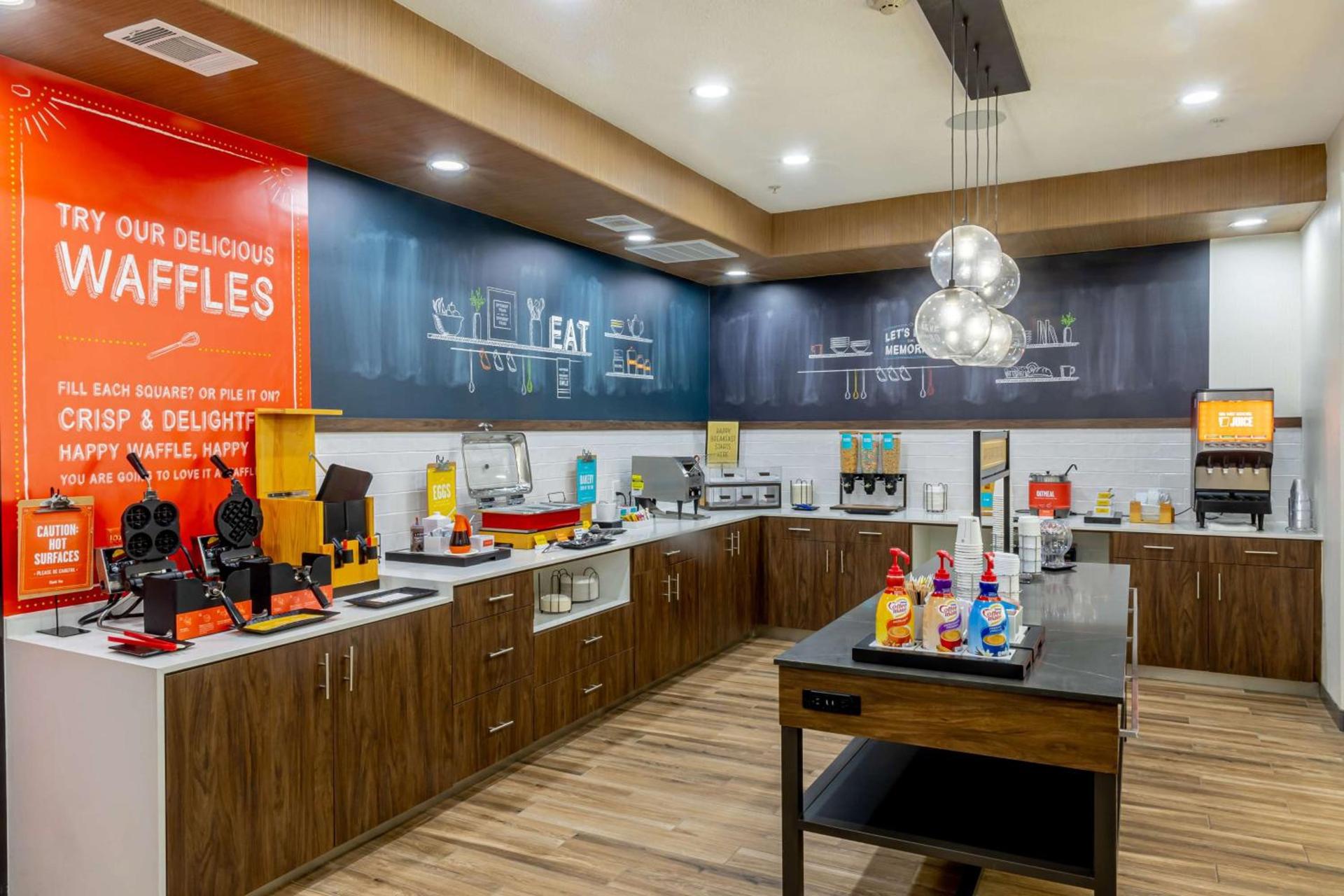 Hampton Inn & Suites Cleburne photo 21
