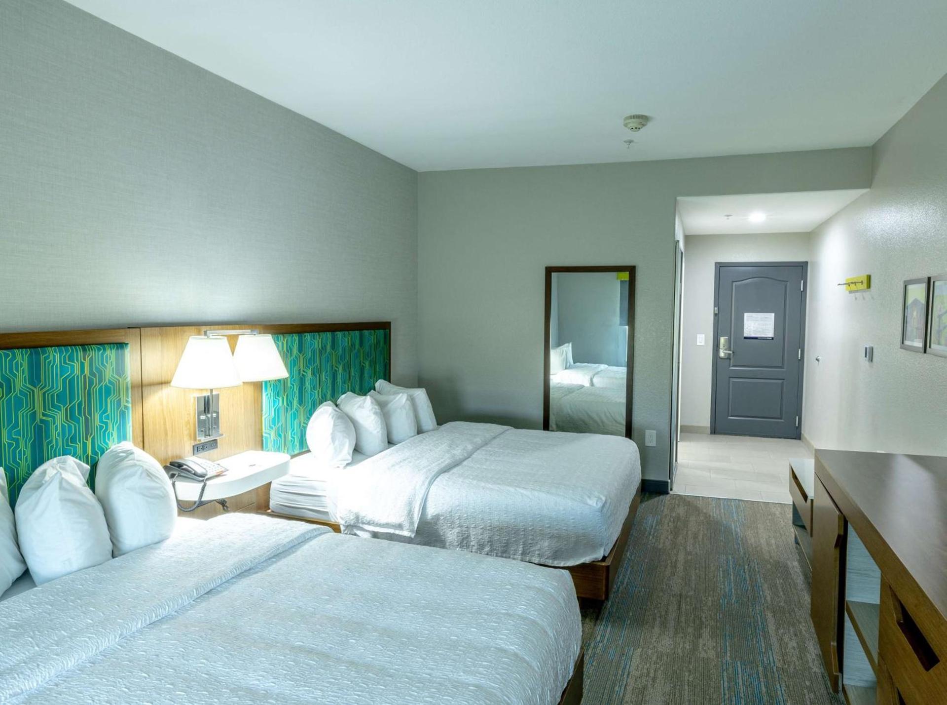Hampton Inn & Suites Cleburne photo 30