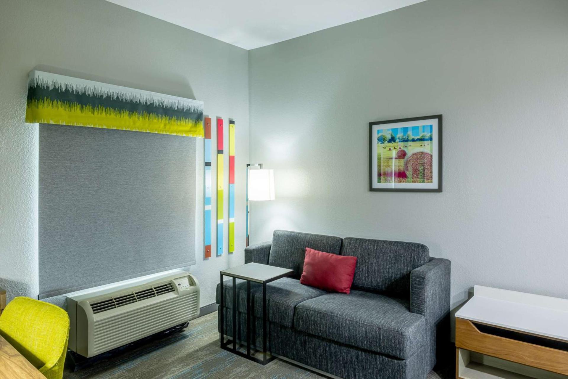 Hampton Inn & Suites Cleburne photo 31