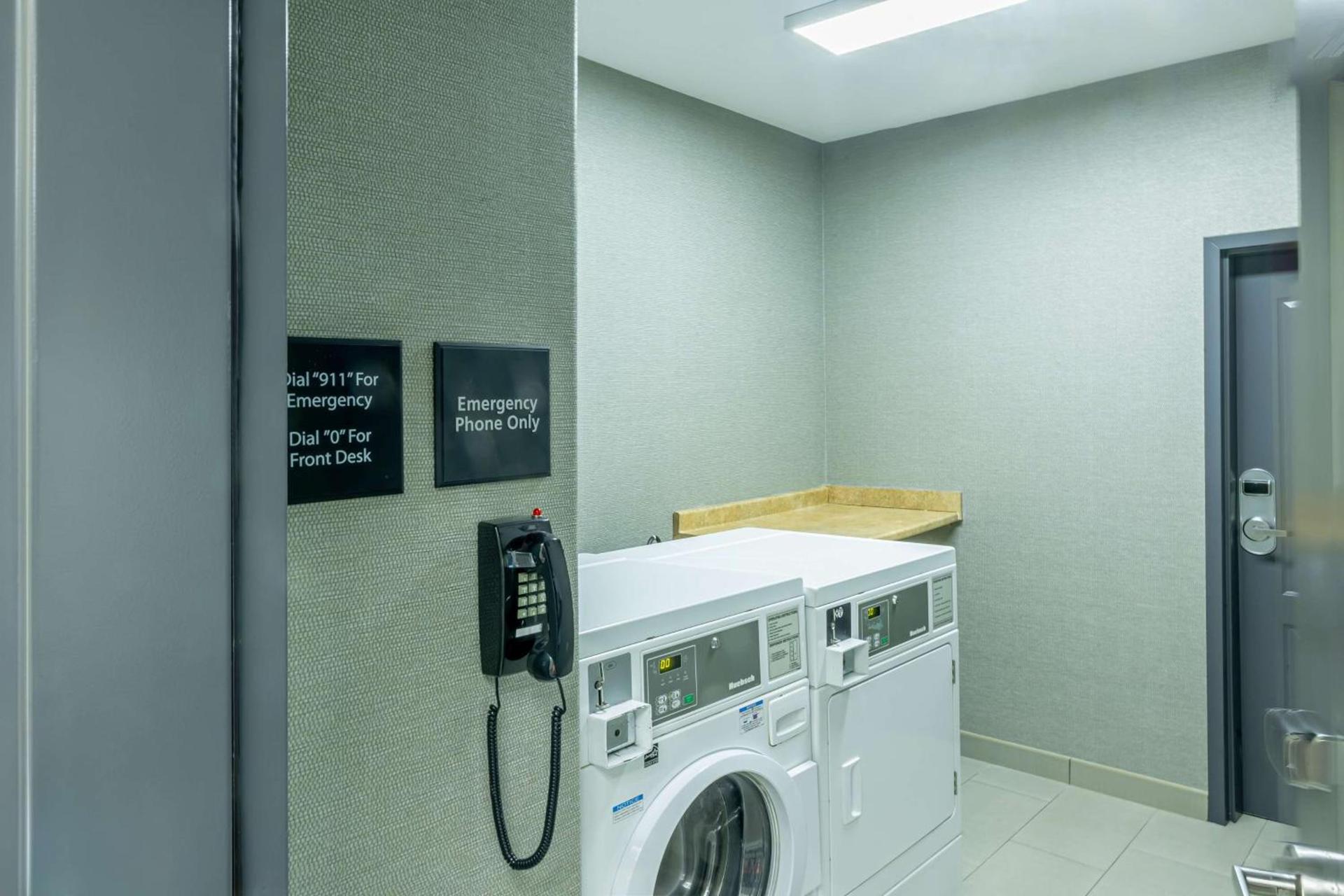 Hampton Inn & Suites Cleburne photo 46