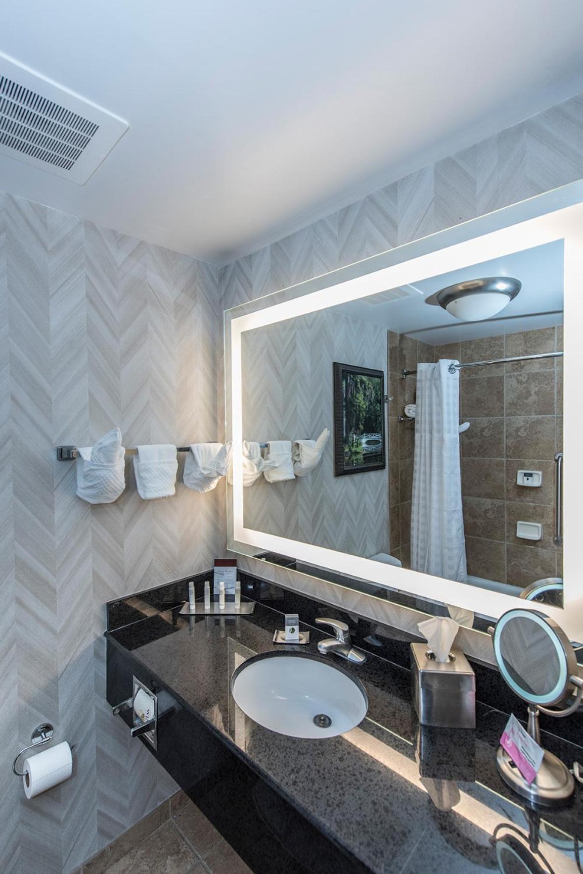 DoubleTree by Hilton North Charleston - Convention Center photo 46