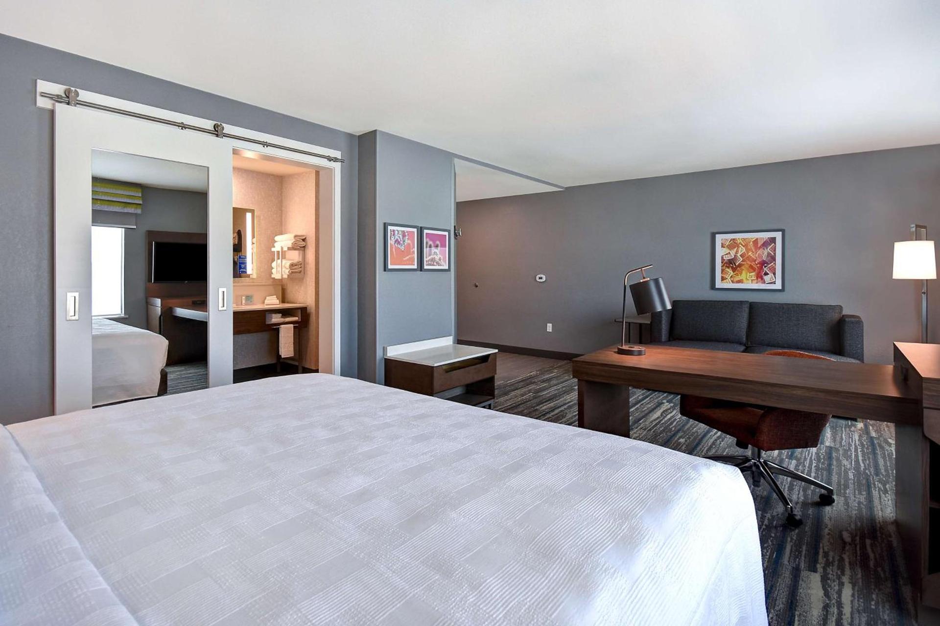 Hampton Inn & Suites Las Vegas Convention Center - No Resort Fee photo 15