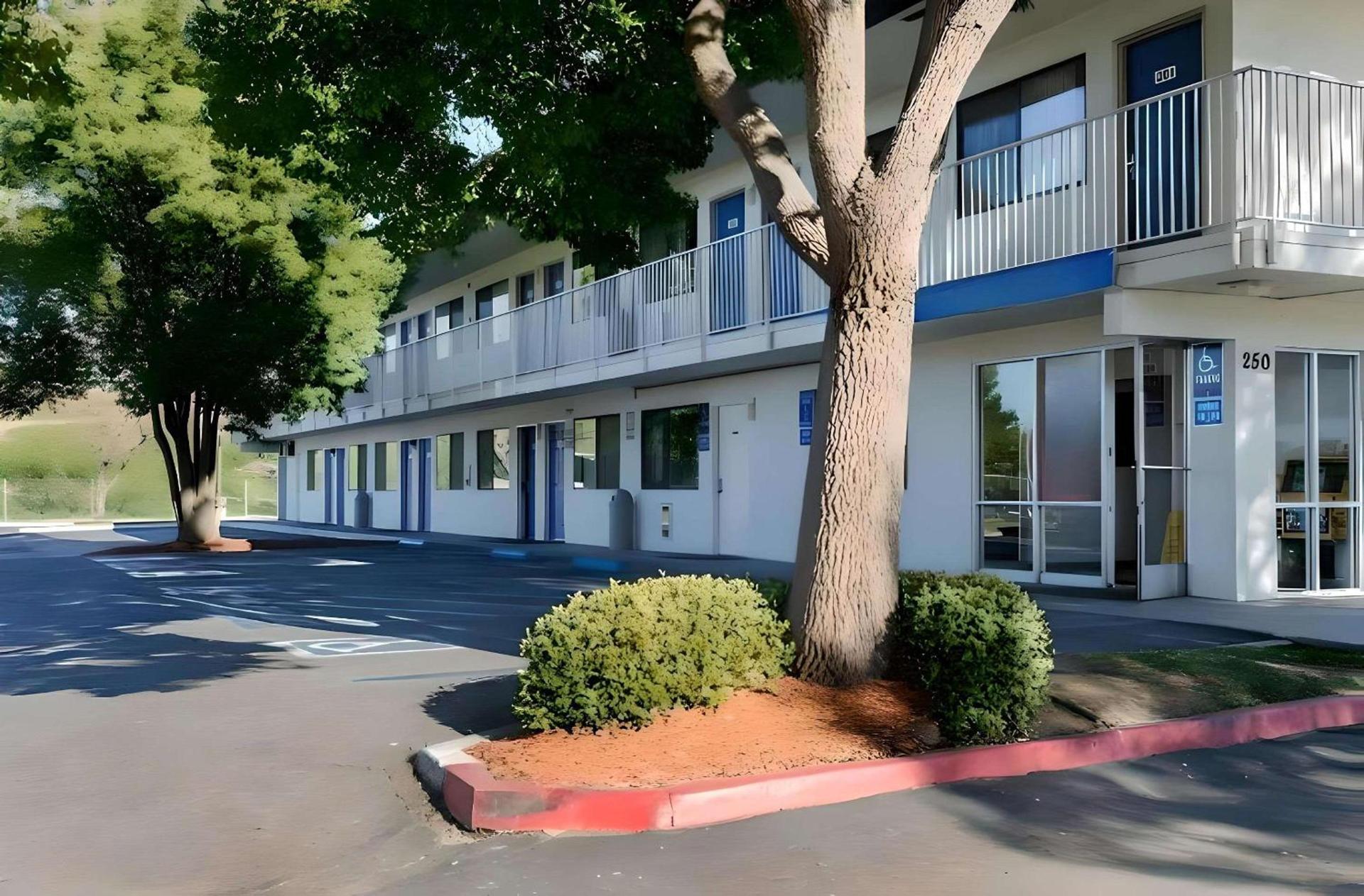 Park Inn by Radisson, Turlock photo 2