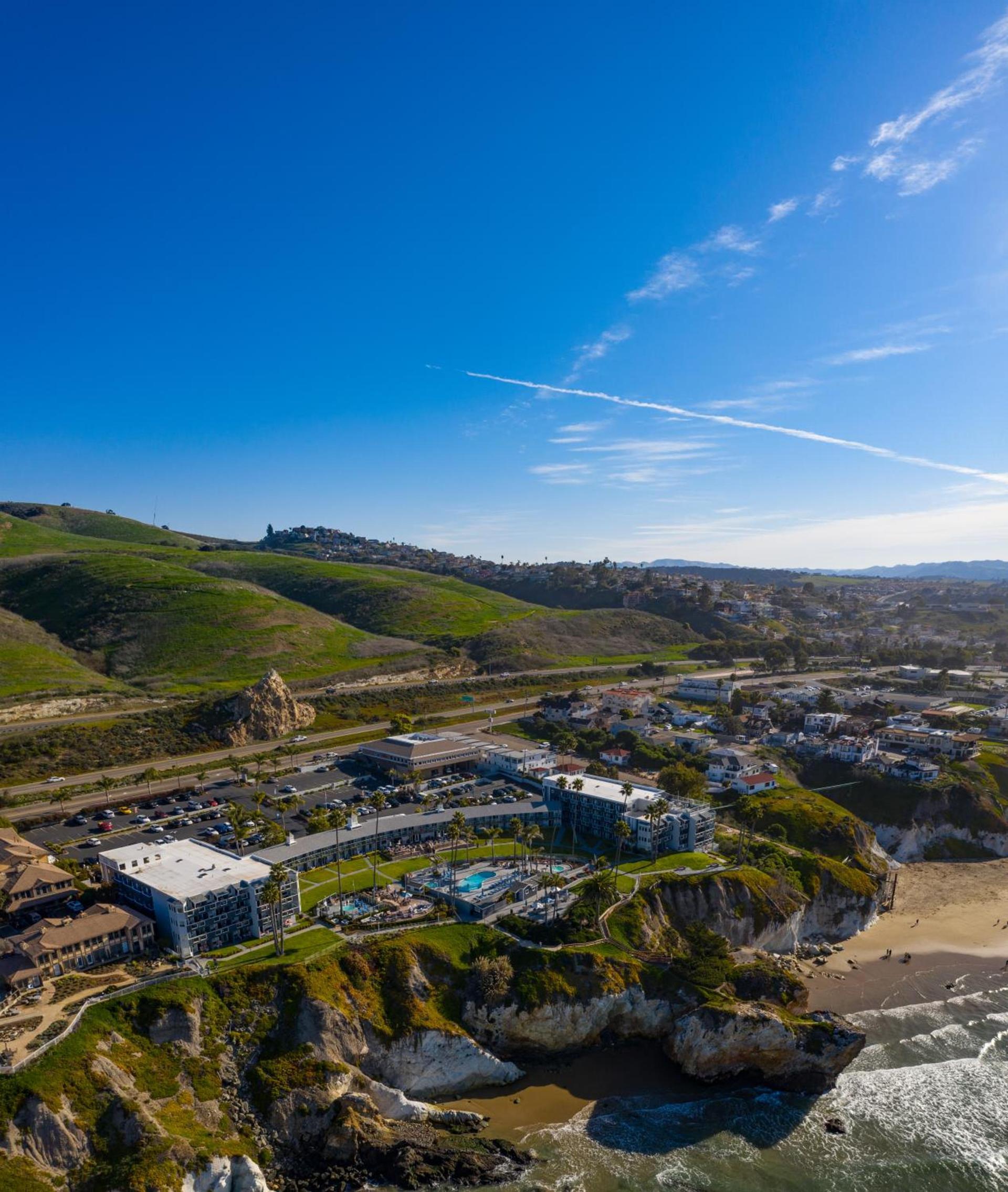 SeaCrest Oceanfront Hotel photo 2