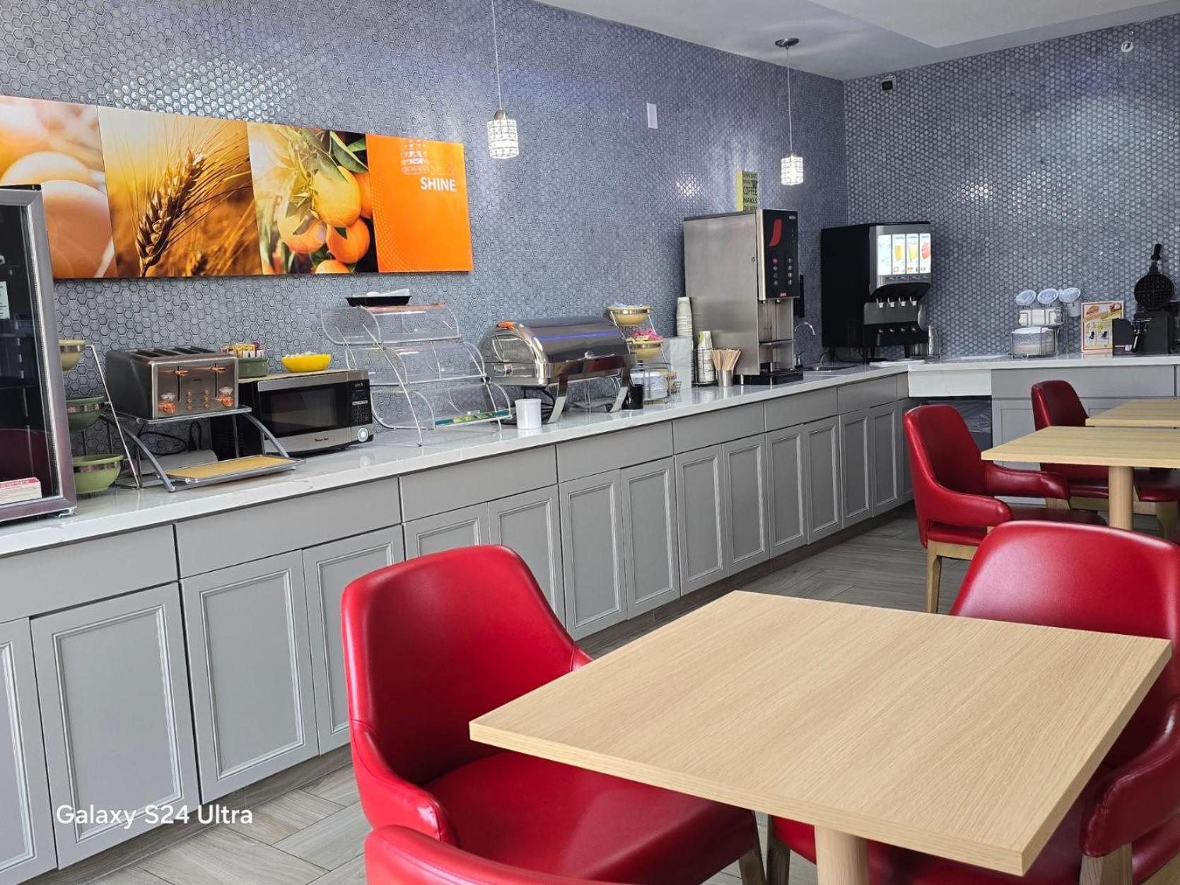Comfort Inn & Suites Mason City - Clear Lake photo 69