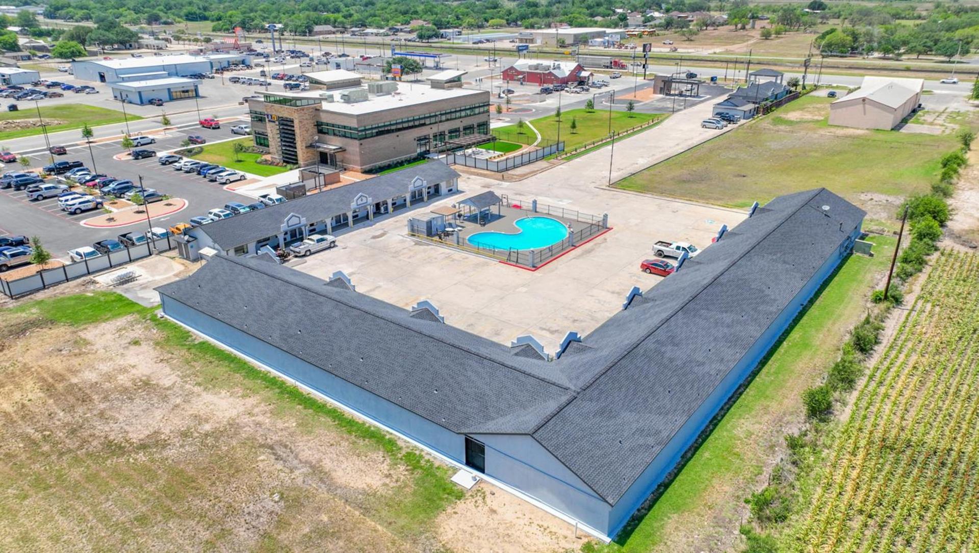 Executive Inn Hondo photo 19