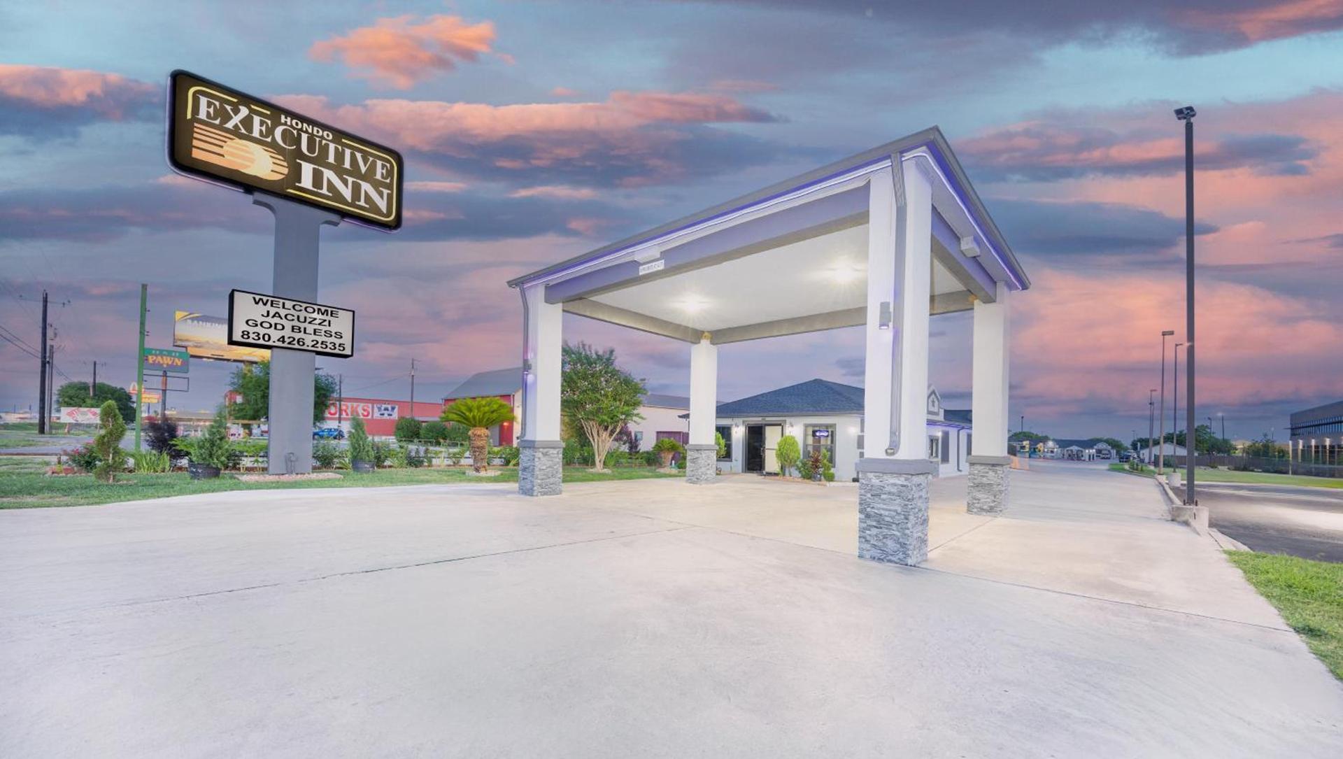 Executive Inn Hondo photo 14