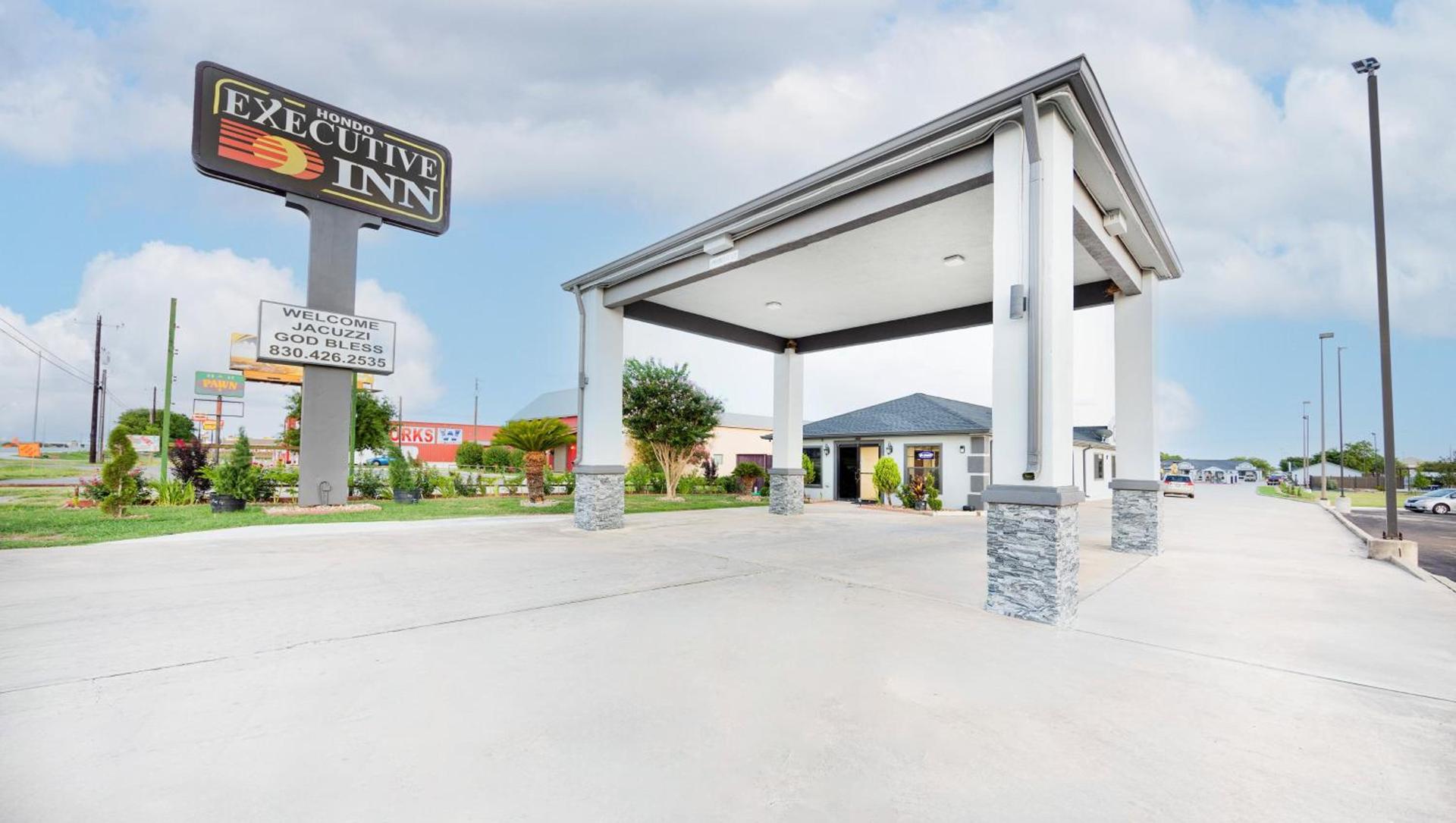 Executive Inn Hondo photo 24