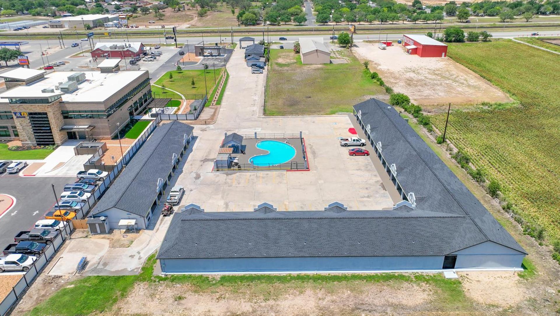 Executive Inn Hondo photo 26