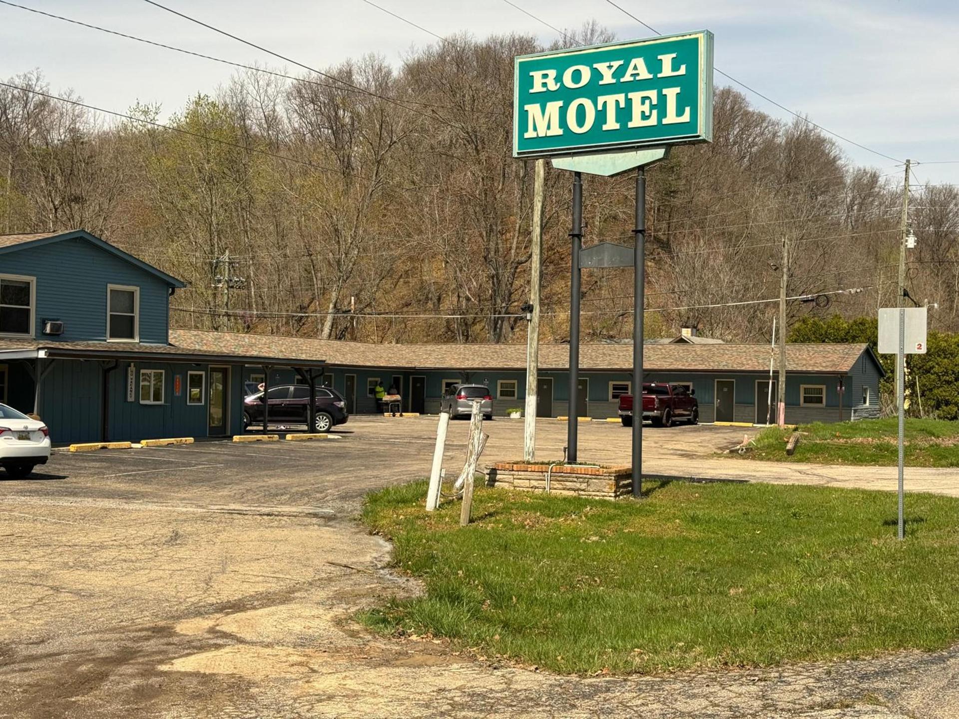 Royal Motel photo 2