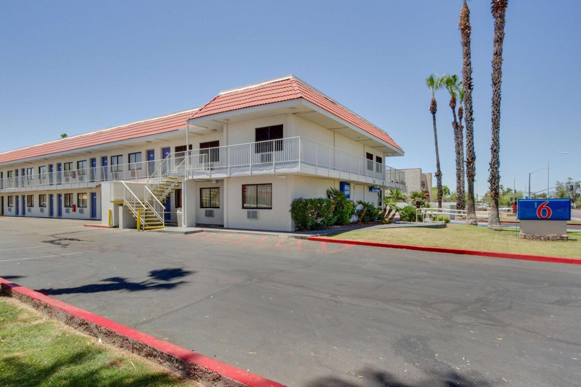 Motel 6-Tempe, AZ - Broadway - ASU photo 1