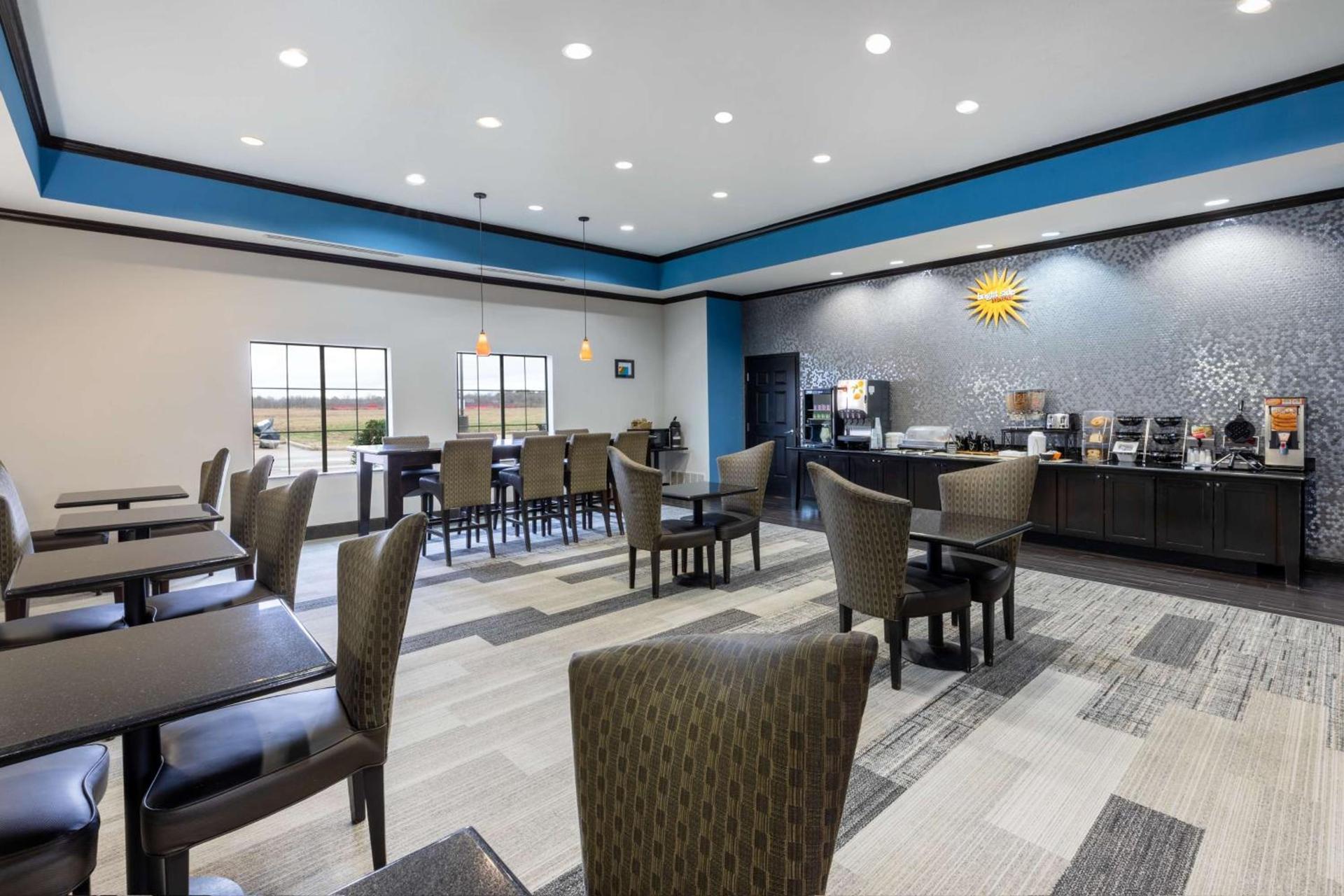 La Quinta by Wyndham Mt. Pleasant photo 6