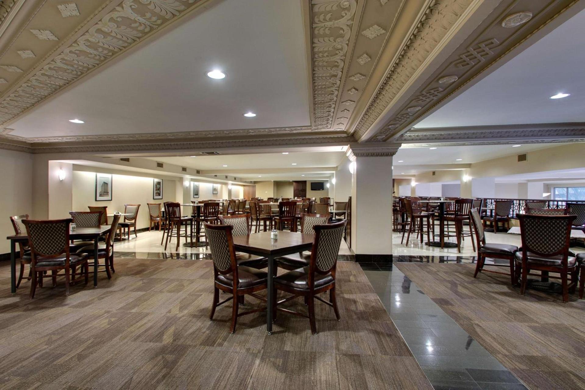 Drury Plaza Hotel Broadview Wichita photo 18