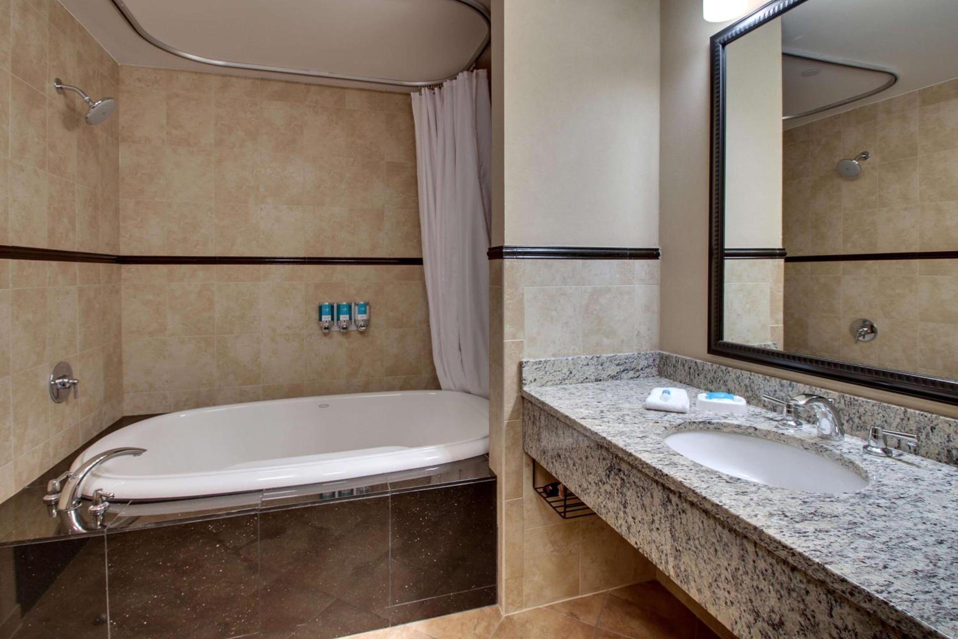 Drury Plaza Hotel Broadview Wichita photo 23