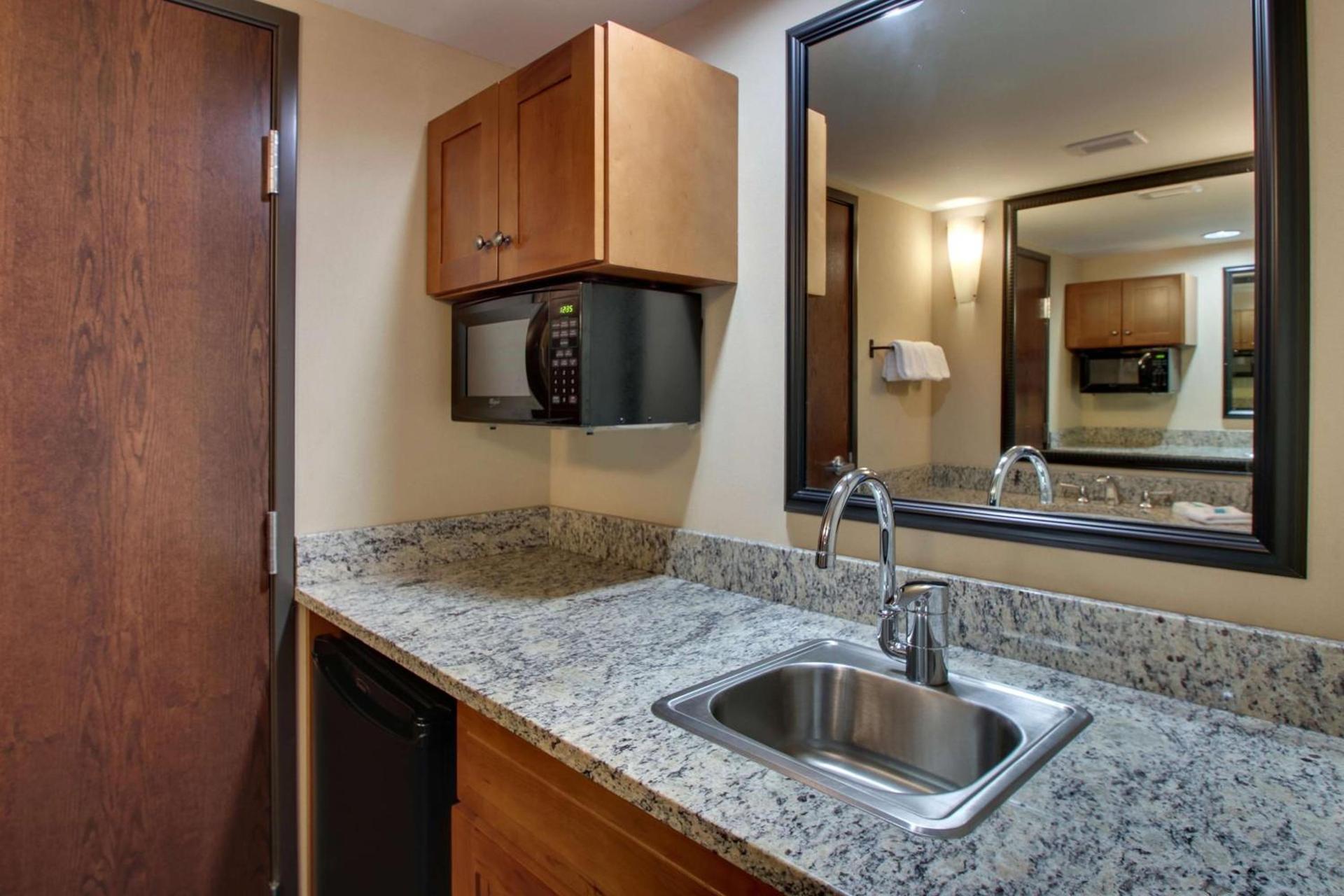Drury Plaza Hotel Broadview Wichita photo 24