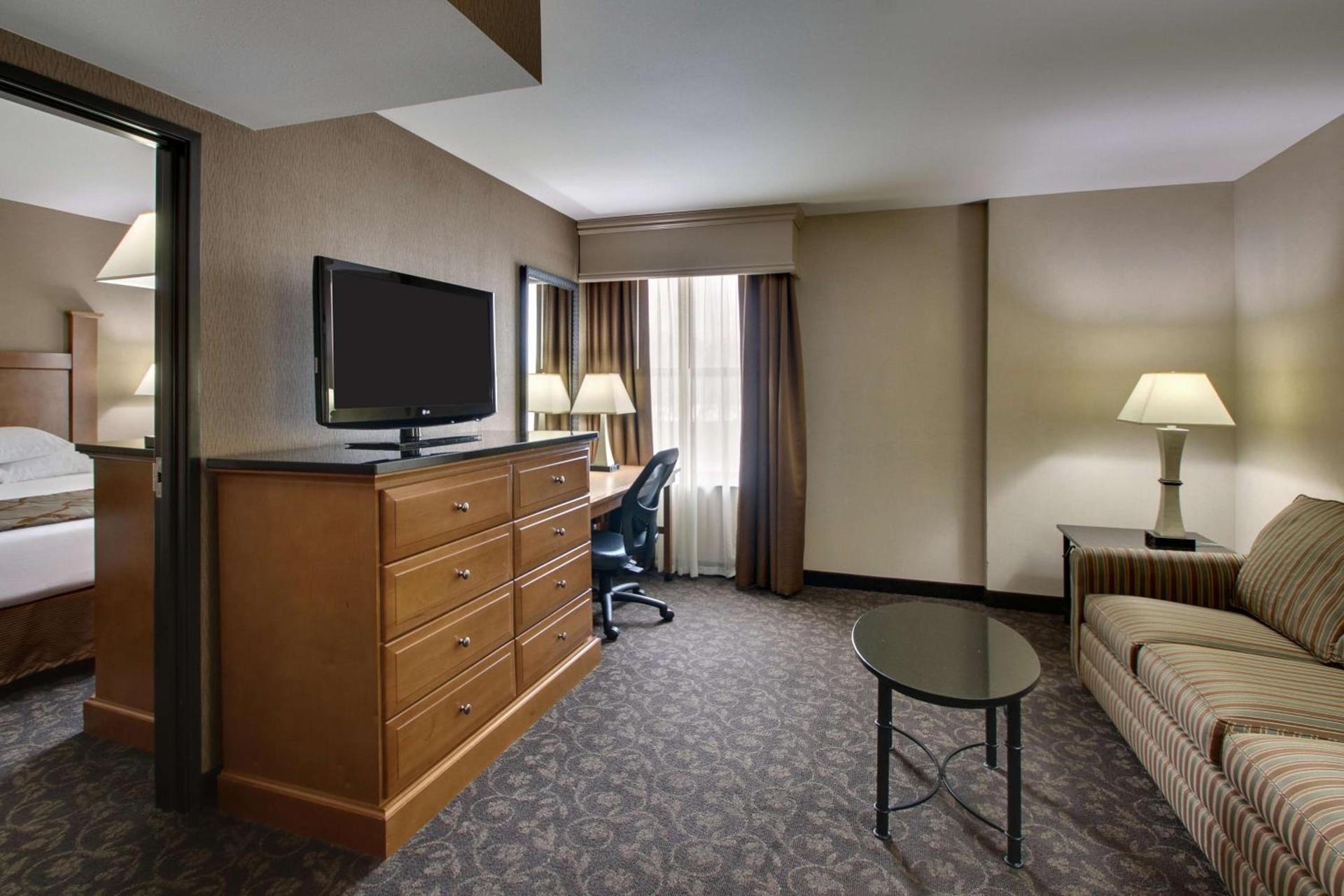 Drury Plaza Hotel Broadview Wichita photo 25