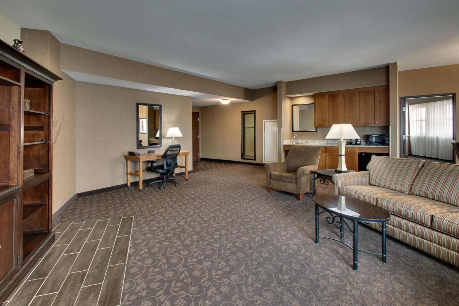 Drury Plaza Hotel Broadview Wichita photo 30