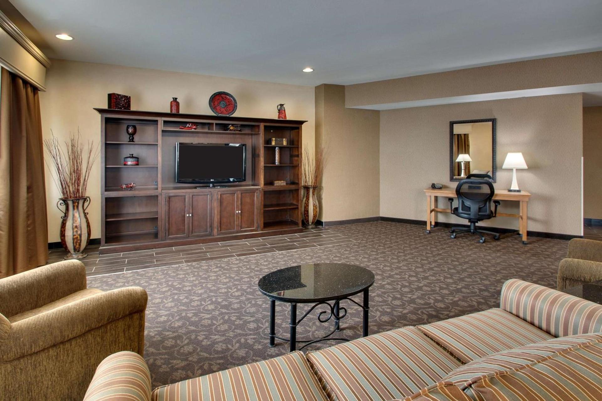 Drury Plaza Hotel Broadview Wichita photo 31