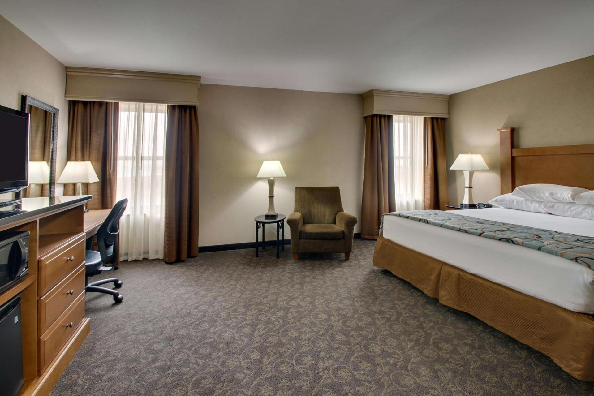Drury Plaza Hotel Broadview Wichita photo 35