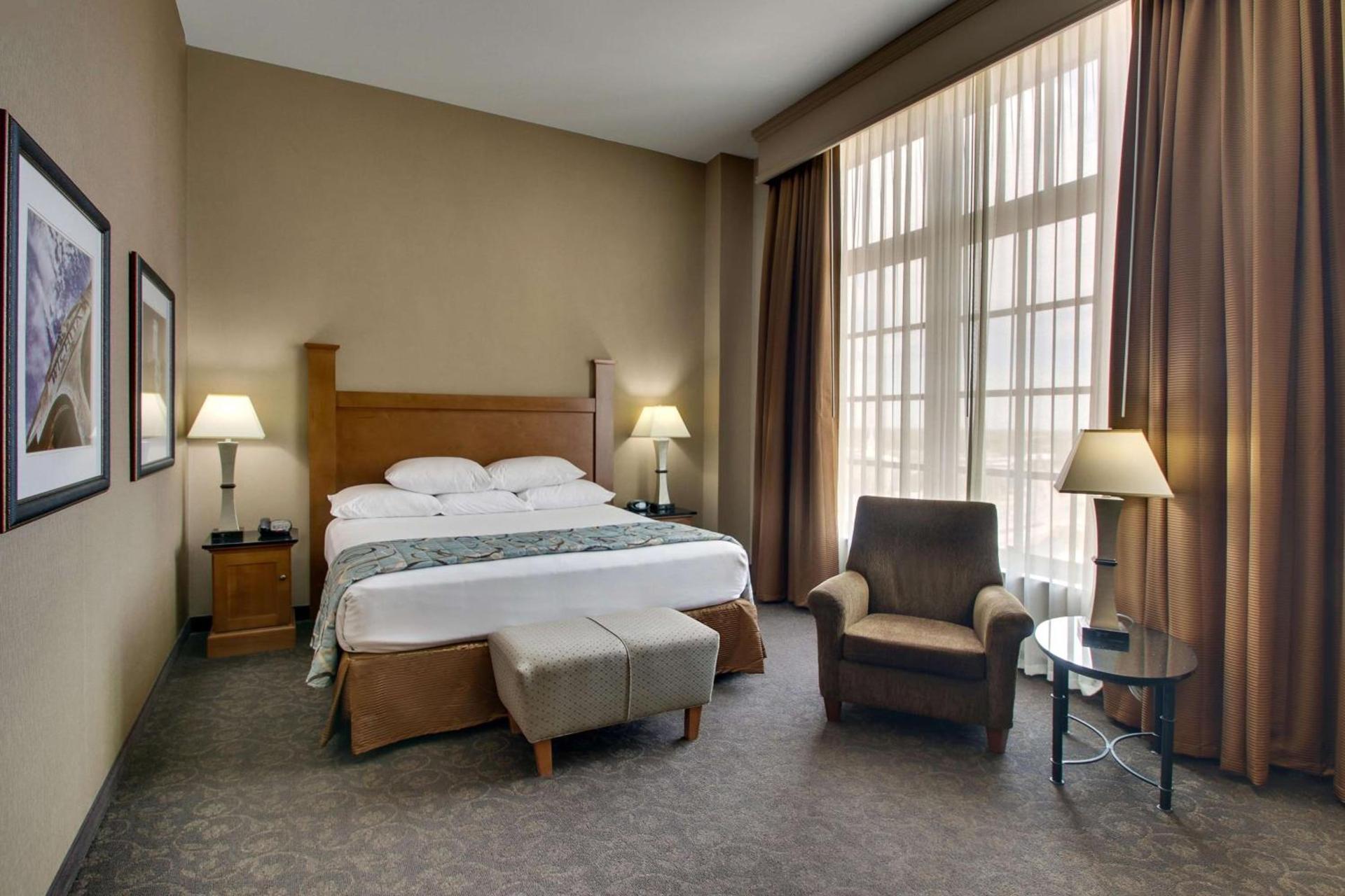 Drury Plaza Hotel Broadview Wichita photo 40