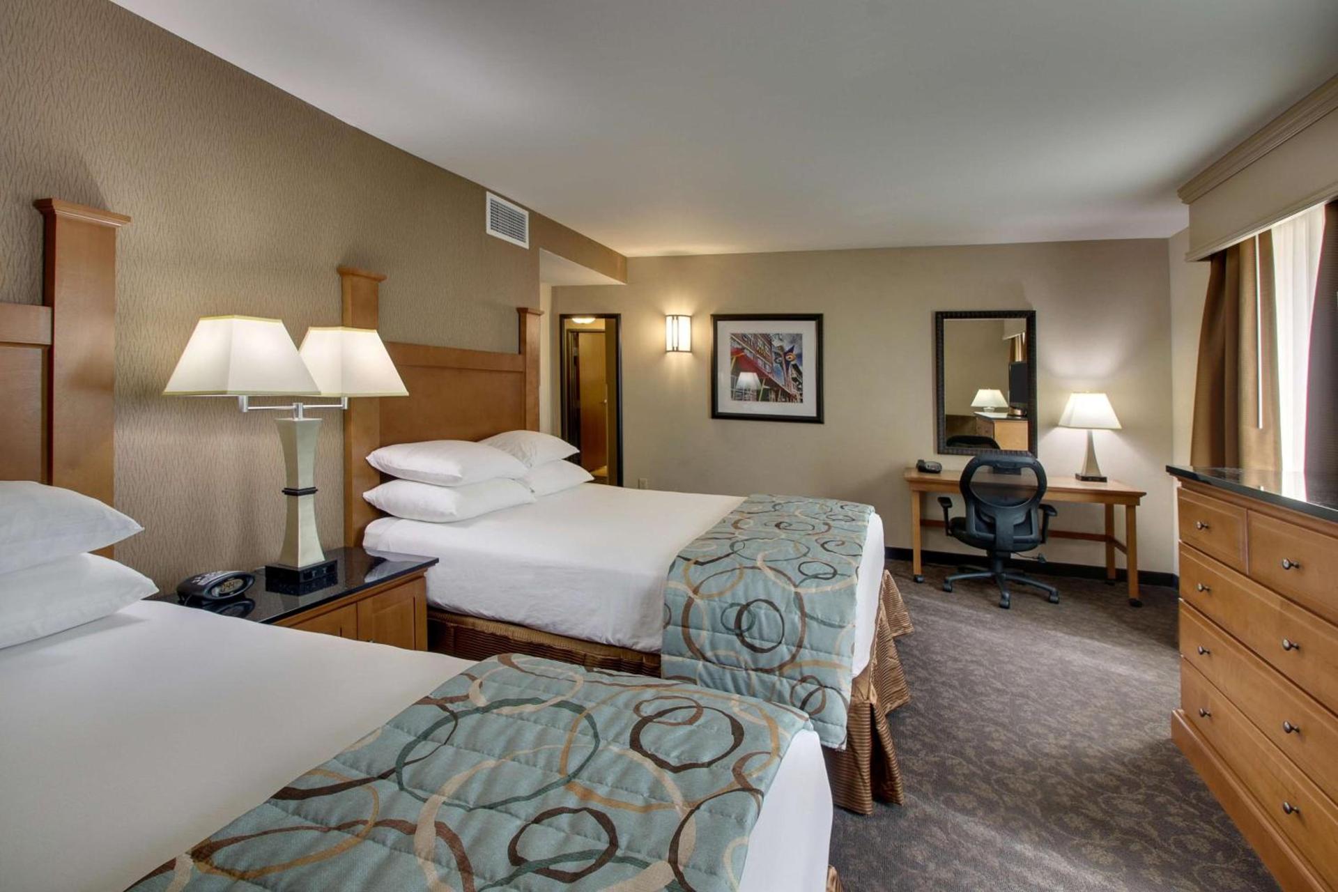 Drury Plaza Hotel Broadview Wichita photo 49