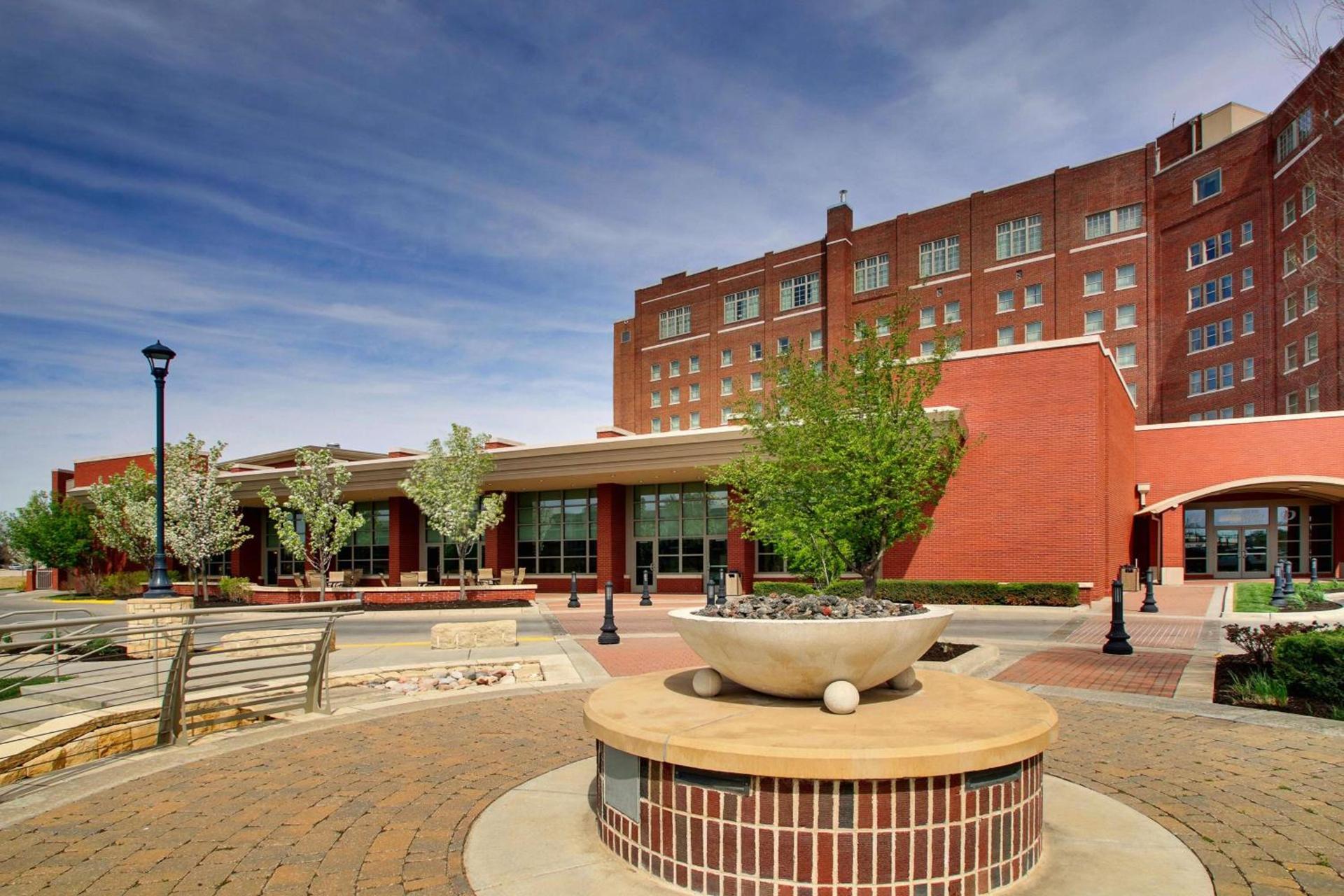 Drury Plaza Hotel Broadview Wichita photo 61