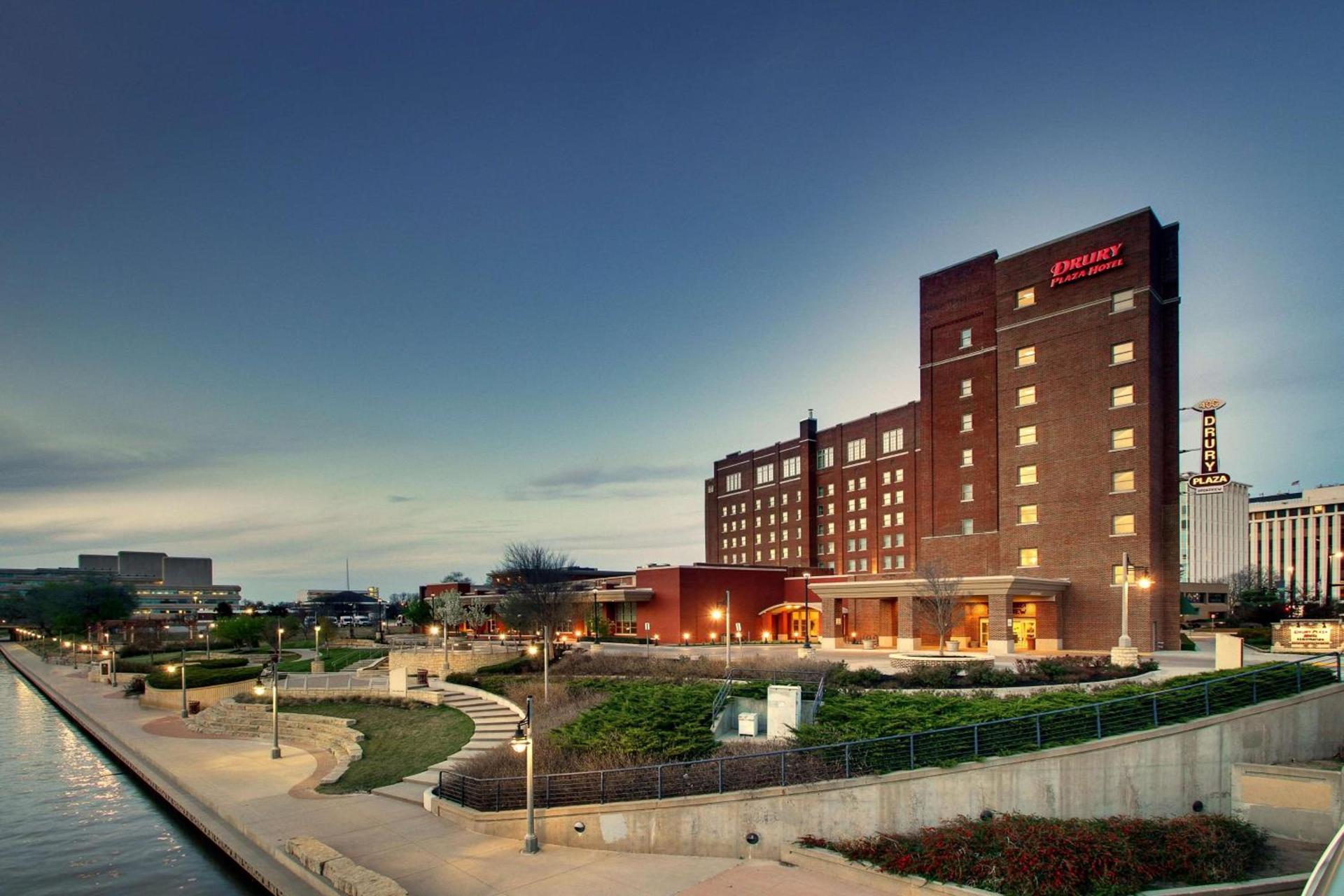 Drury Plaza Hotel Broadview Wichita photo 69