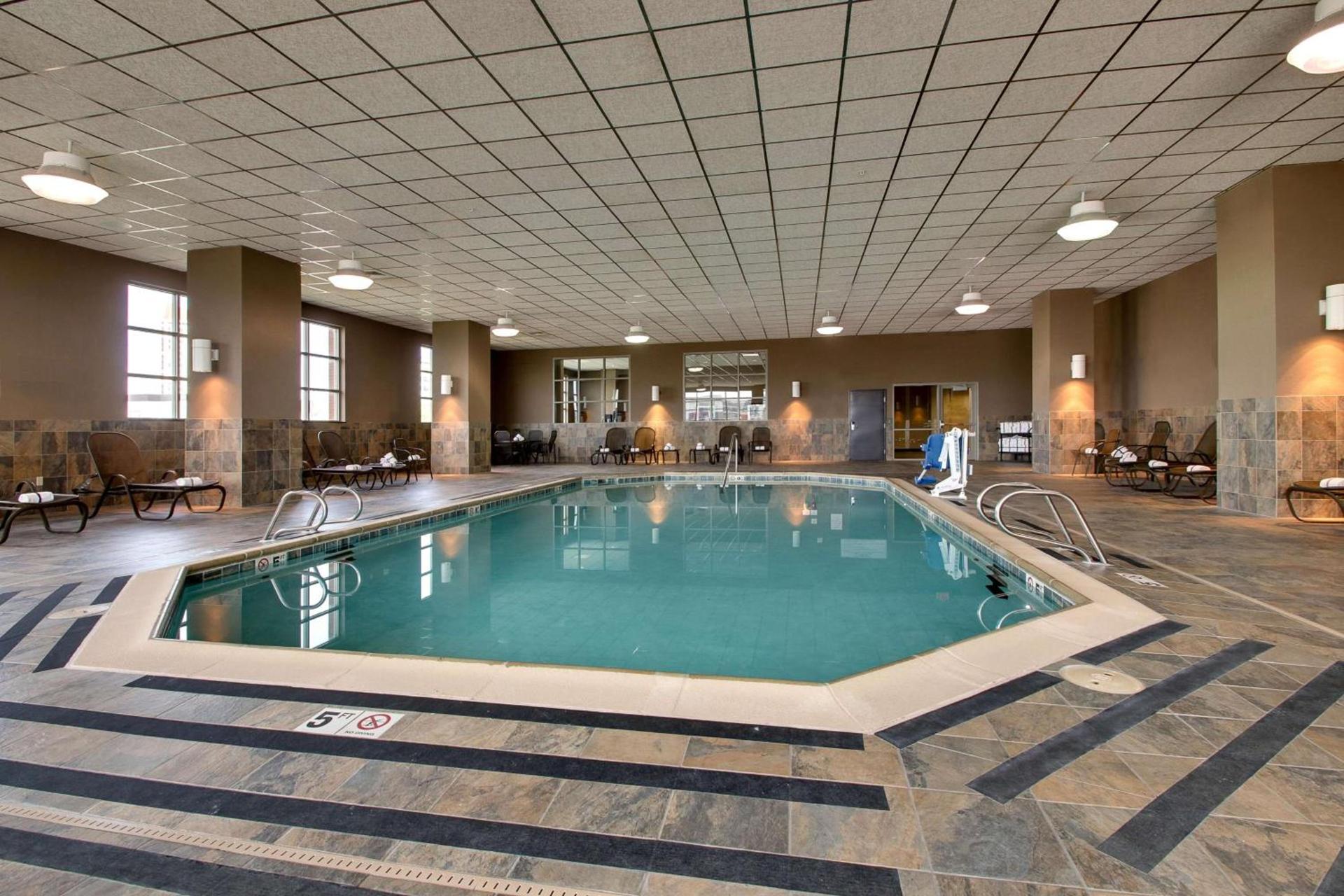 Drury Plaza Hotel Broadview Wichita photo 80