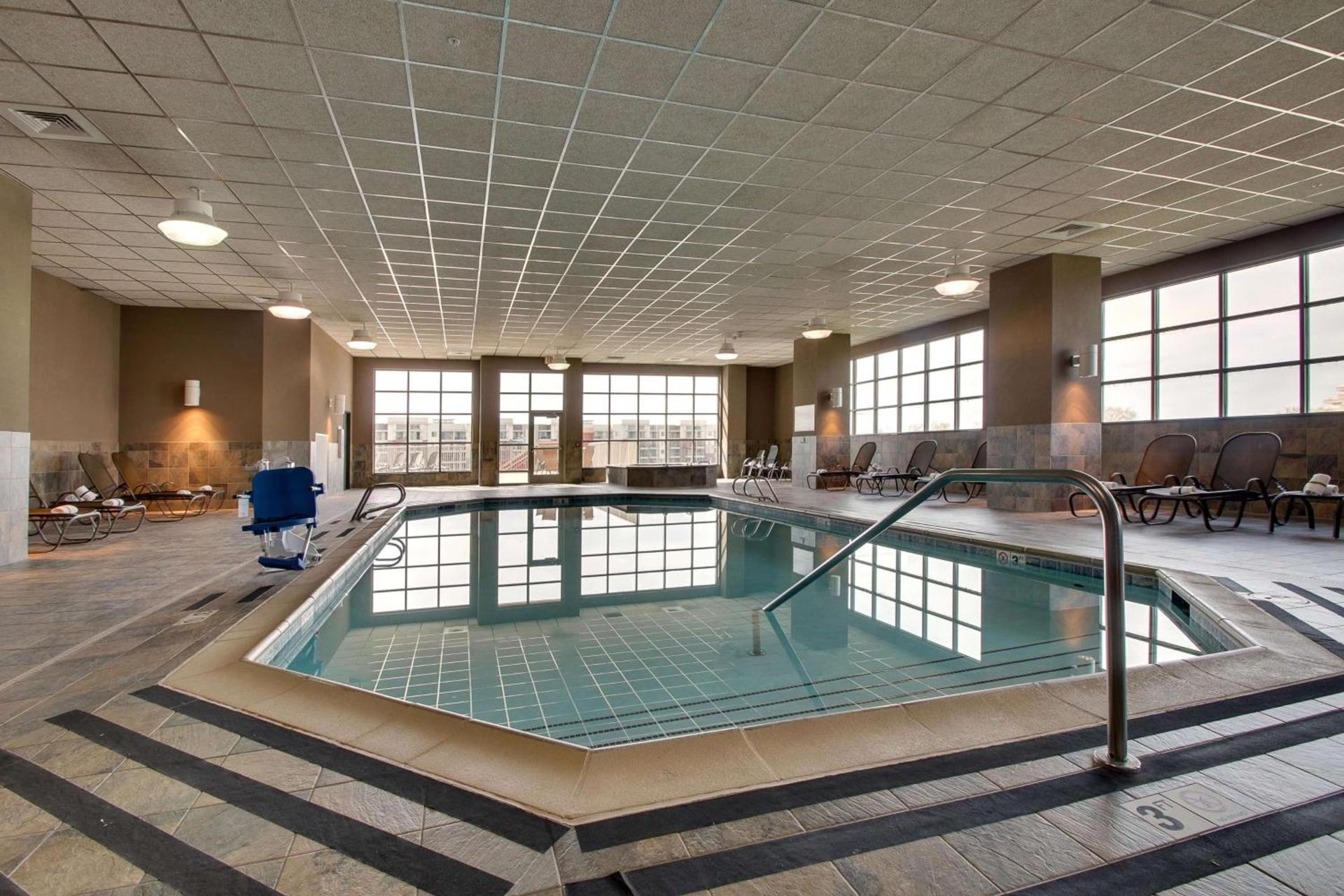 Drury Plaza Hotel Broadview Wichita photo 79