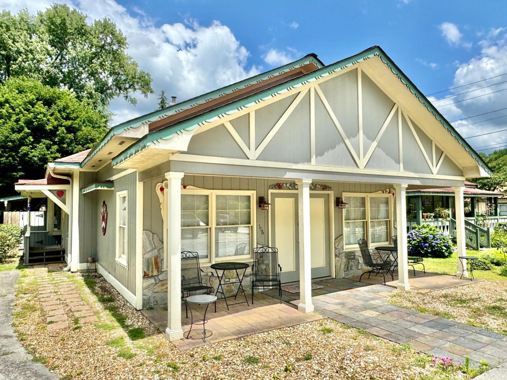 Riverbend Motel & Cabins photo 9