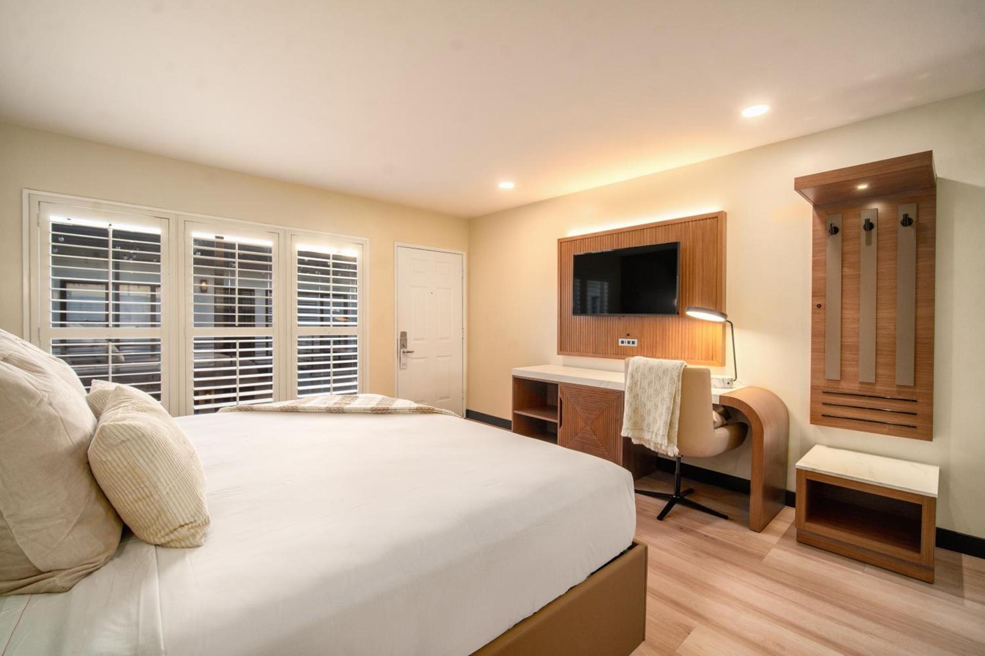 LYFE INN & SUITES by AGA - Beverly Hills West Hollywood photo 16