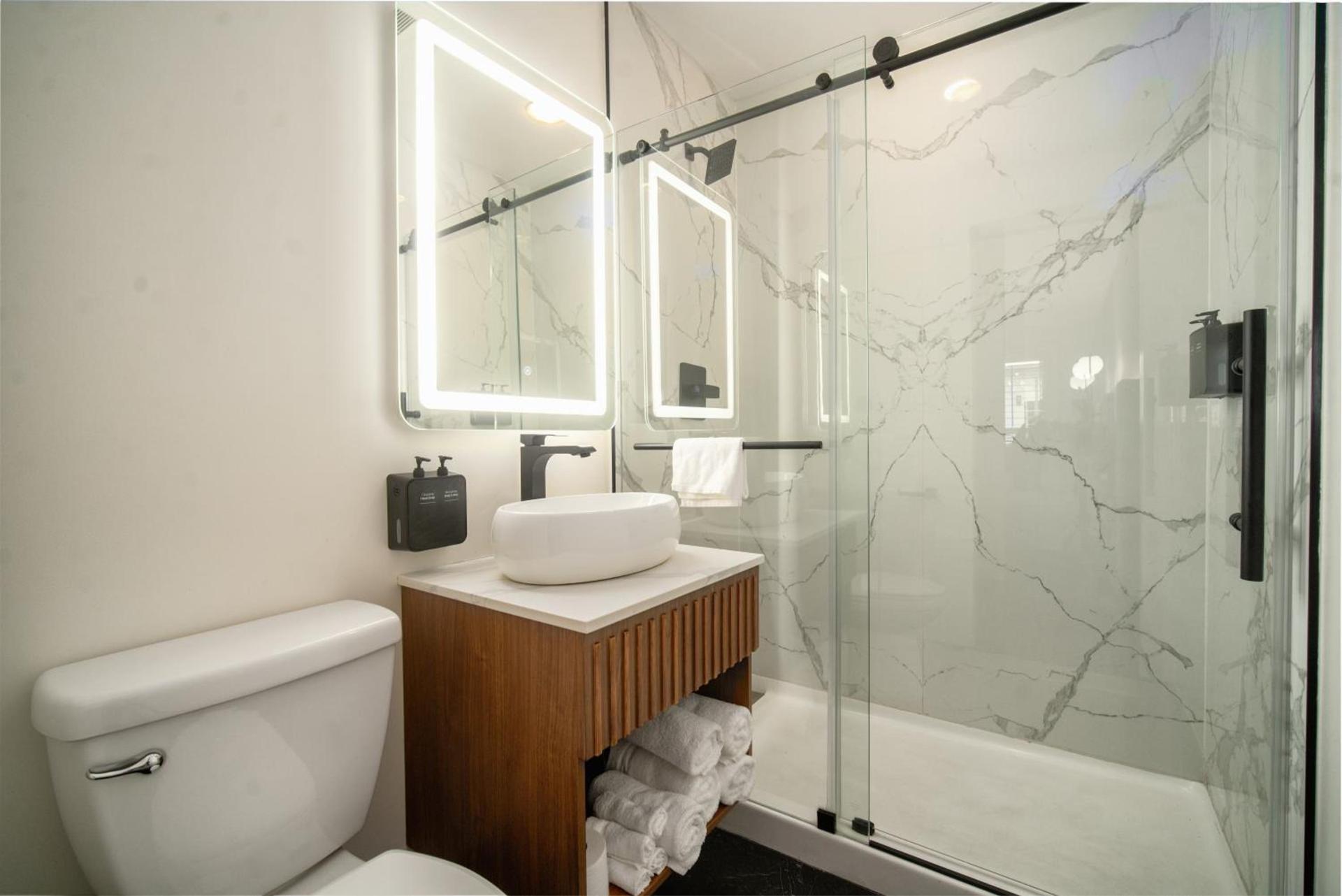 LYFE INN & SUITES by AGA - Beverly Hills West Hollywood photo 15