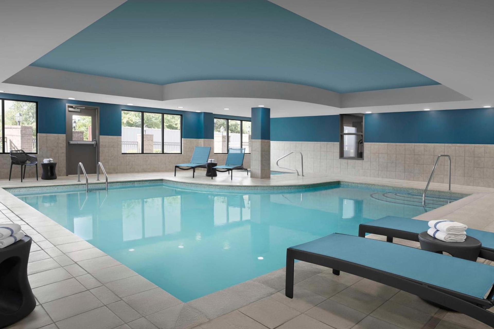 Hampton Inn Dandridge photo 8