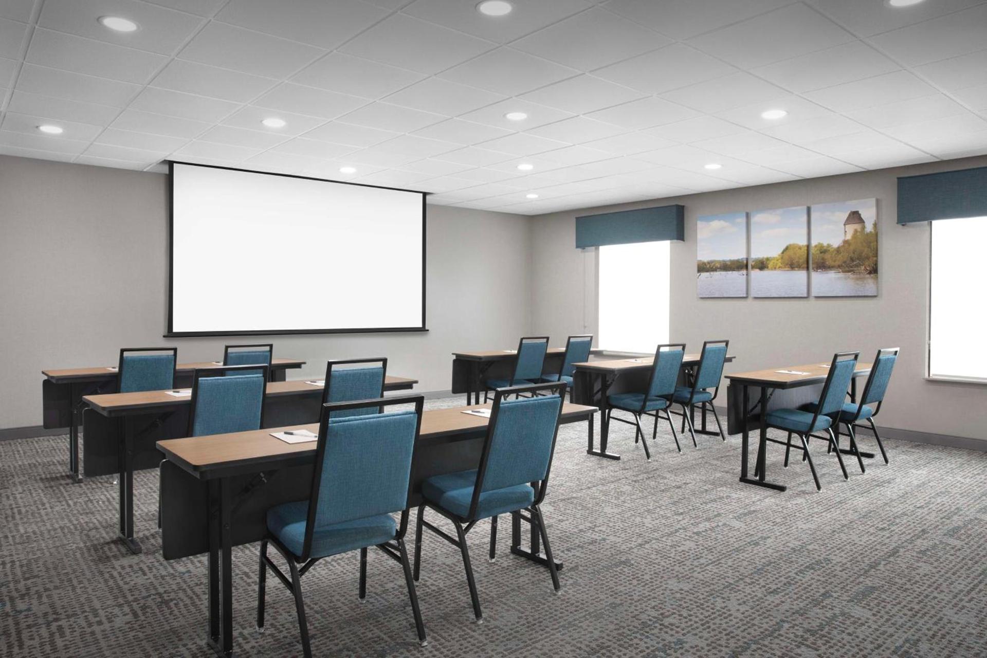 Hampton Inn Dandridge photo 13