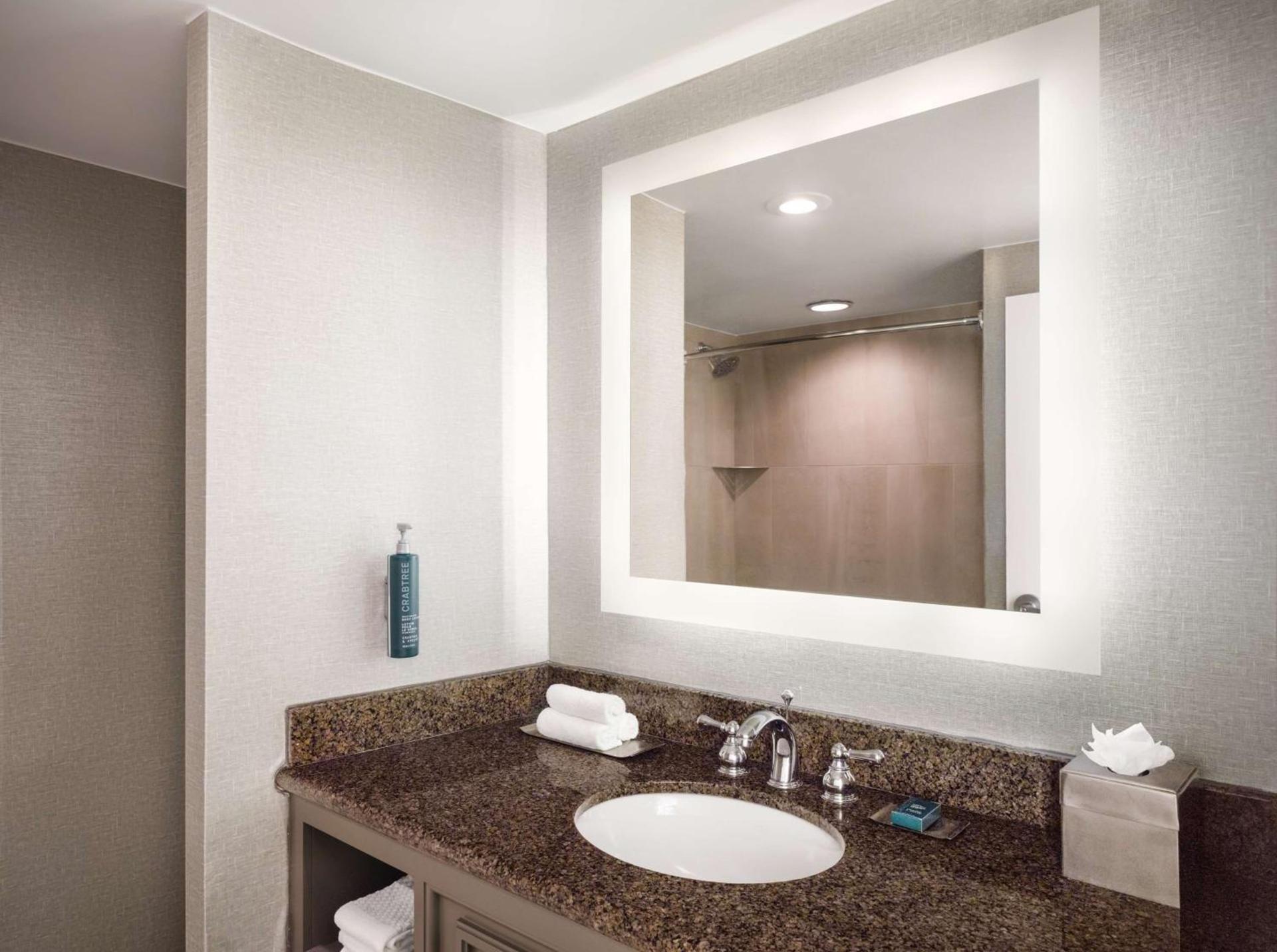 DoubleTree by Hilton Austin photo 31
