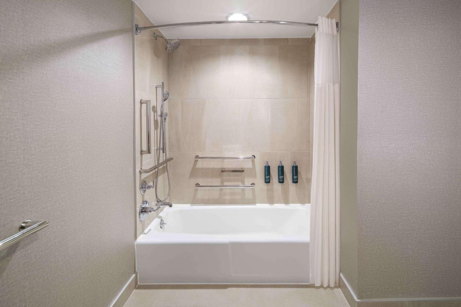 DoubleTree by Hilton Austin photo 34