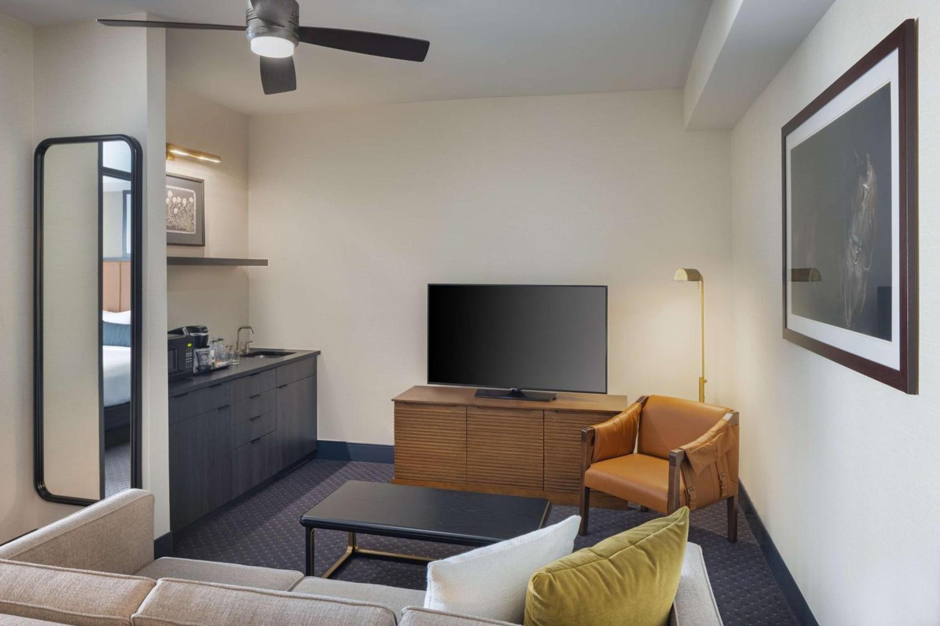 DoubleTree Suites by Hilton Lexington photo 60