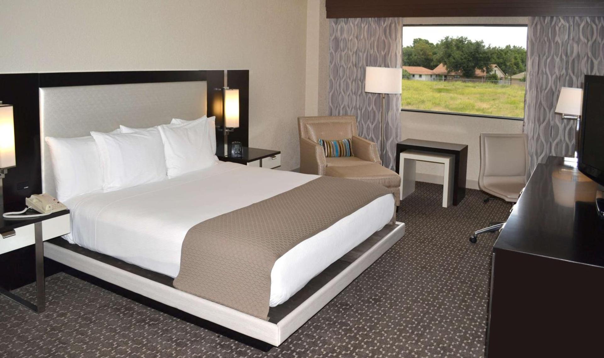 DoubleTree by Hilton Hotel Houston Hobby Airport photo 4