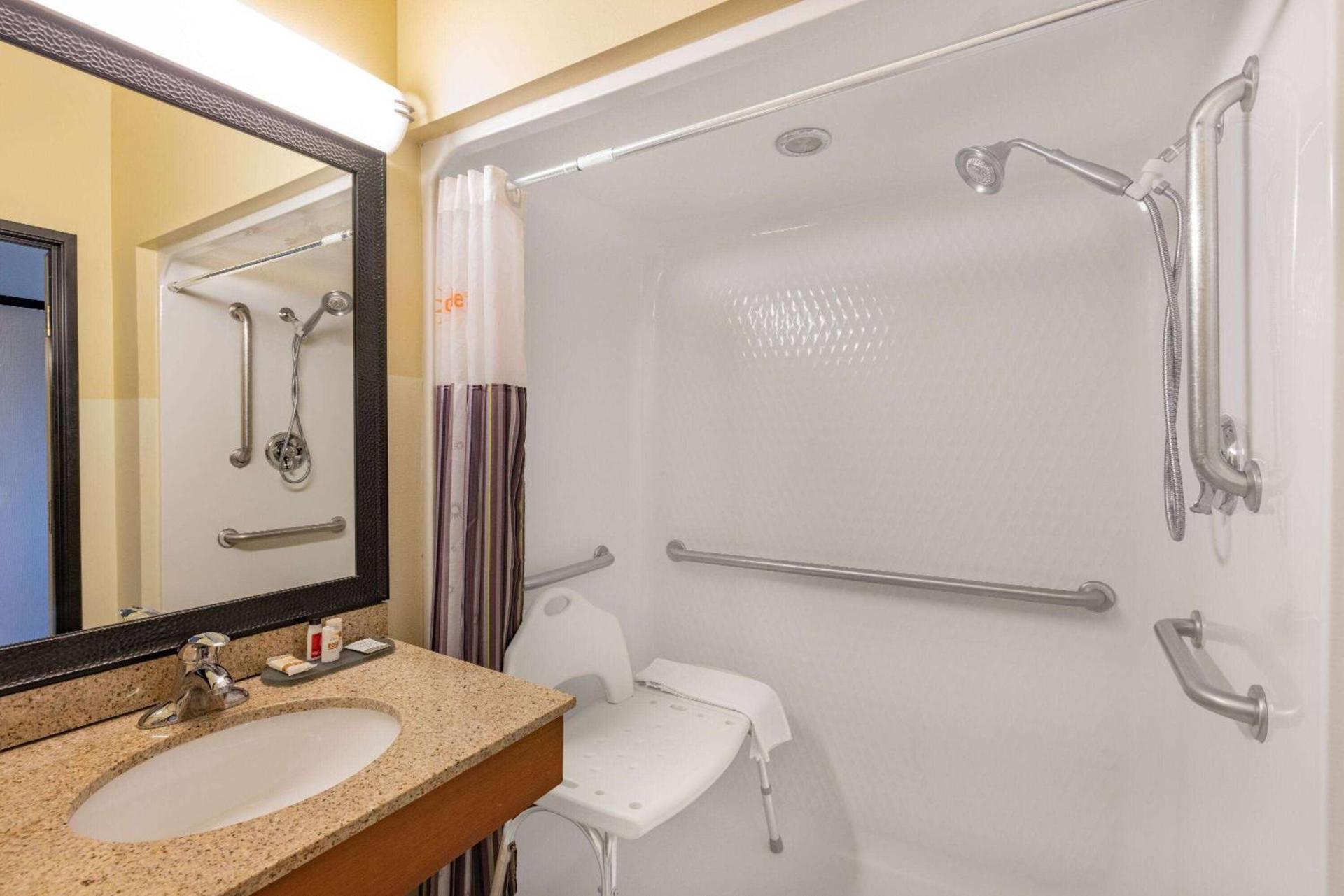 La Quinta by Wyndham Helena photo 16