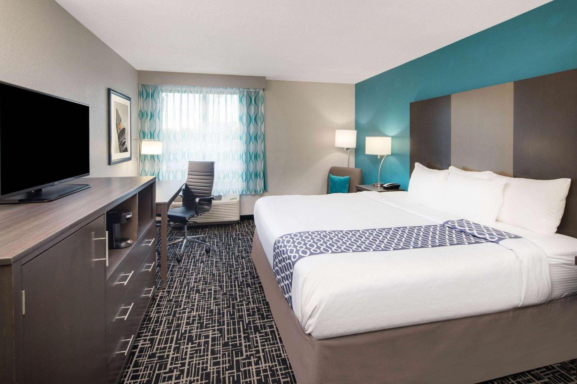 La Quinta by Wyndham Atlanta Airport North photo 37