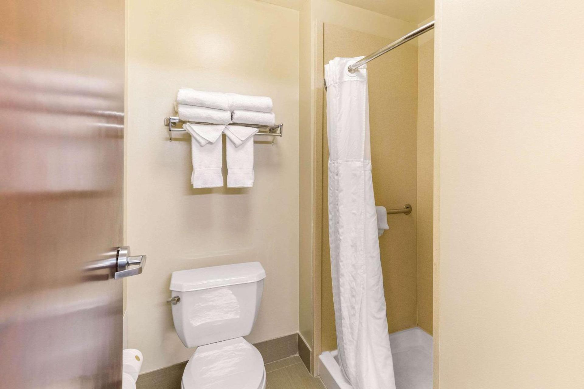 Comfort Suites Elkridge Columbia Gateway photo 14