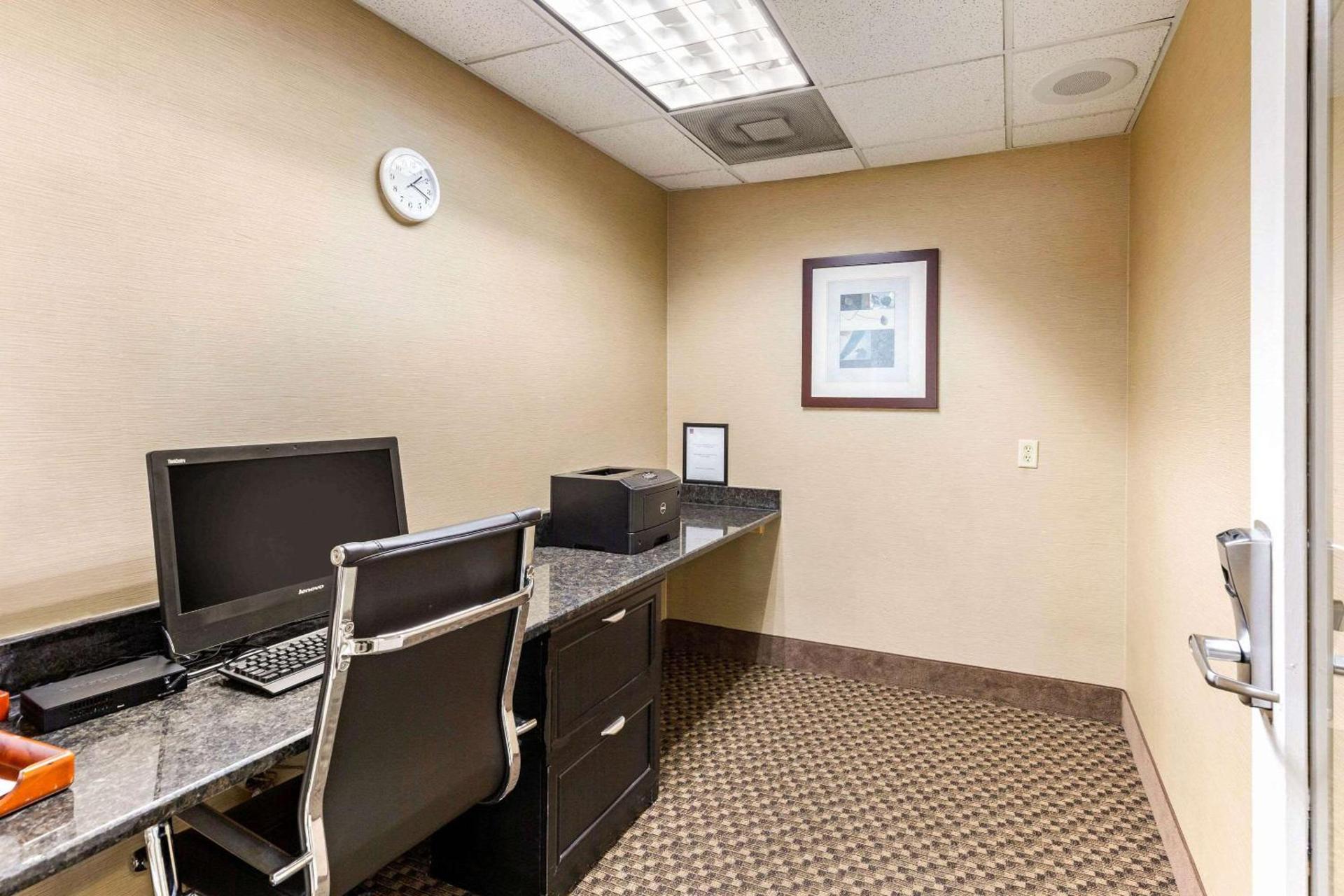 Comfort Suites Elkridge Columbia Gateway photo 26