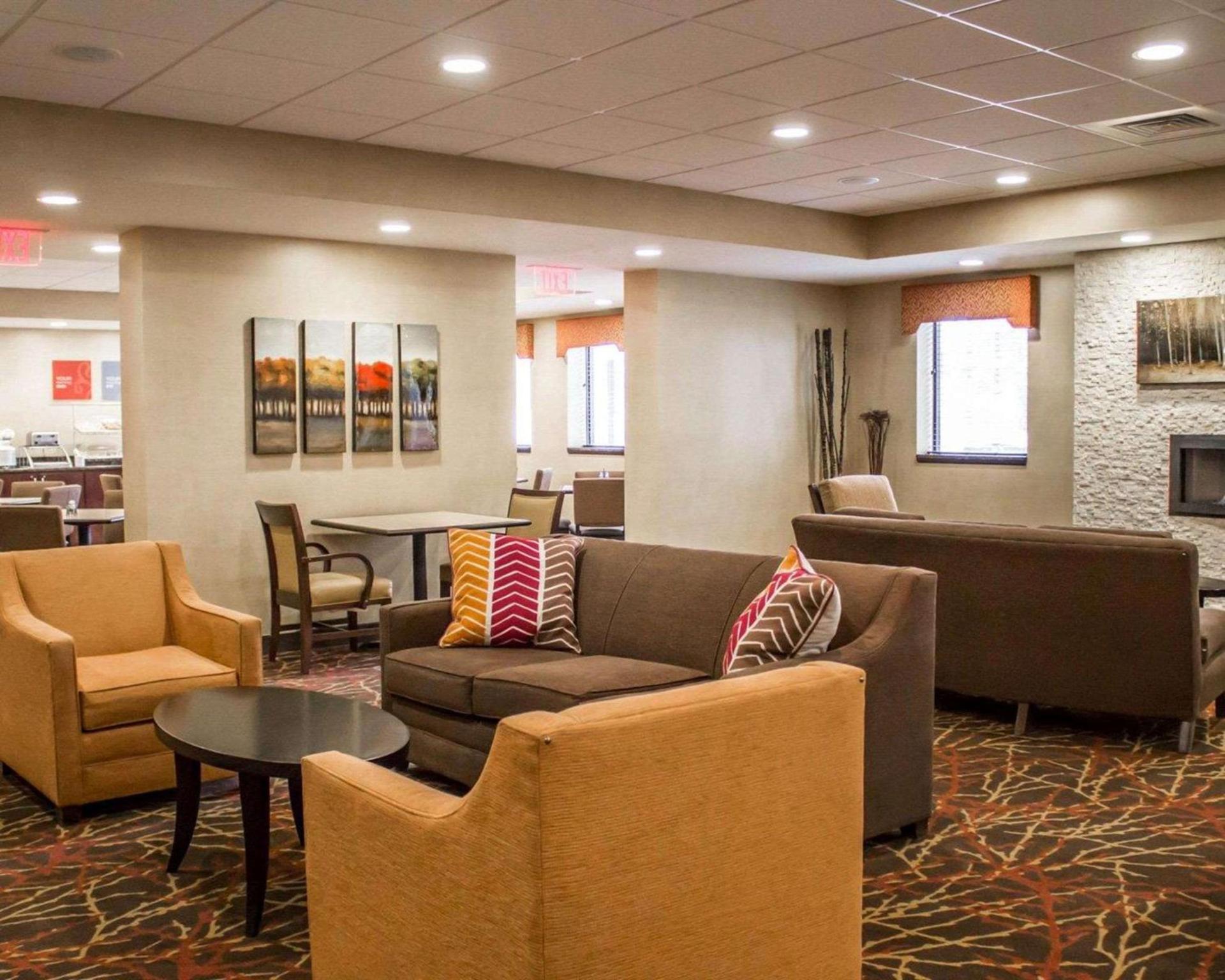 Garner Hotel Wadsworth by IHG photo 2