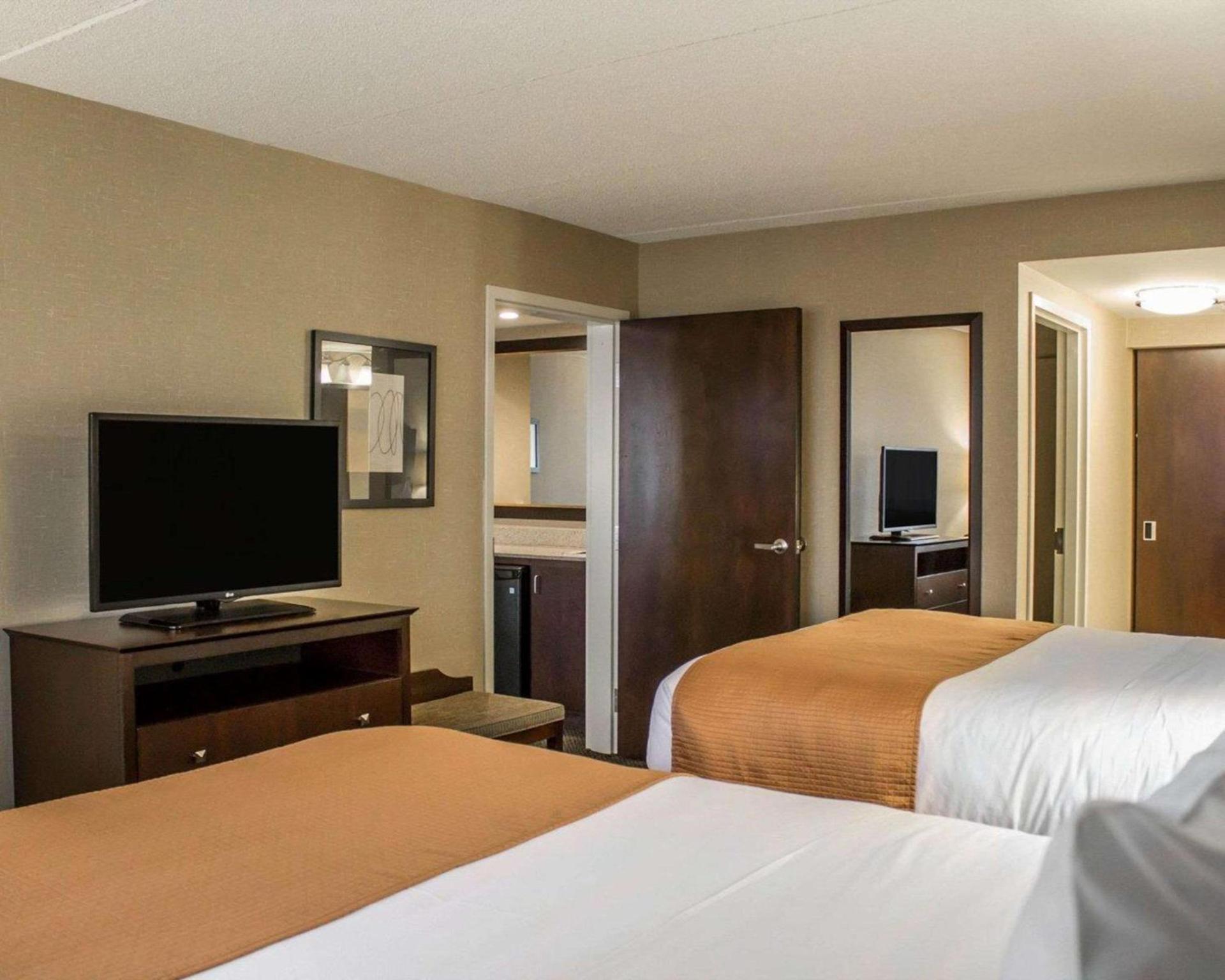 Garner Hotel Wadsworth by IHG photo 10