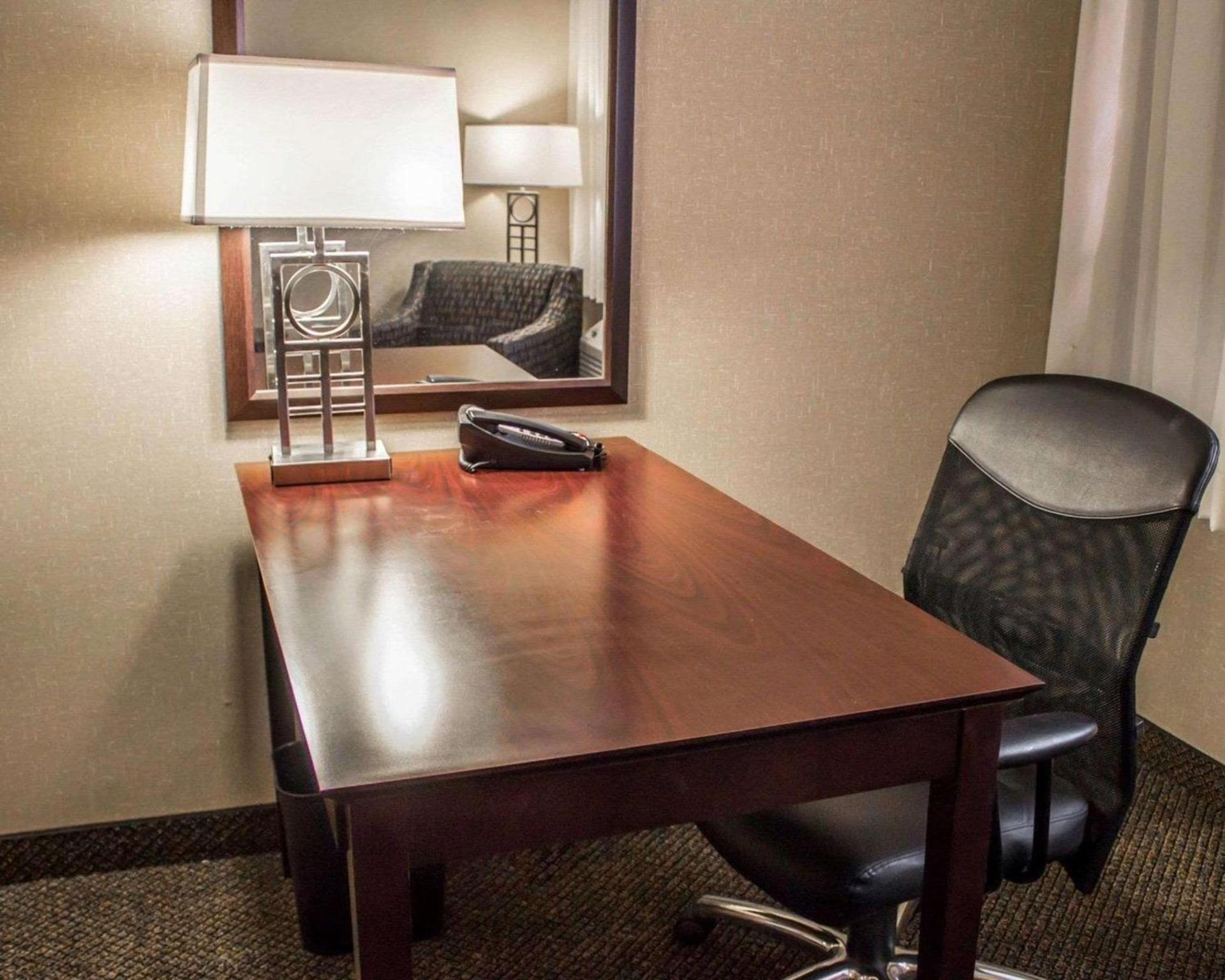 Garner Hotel Wadsworth by IHG photo 11