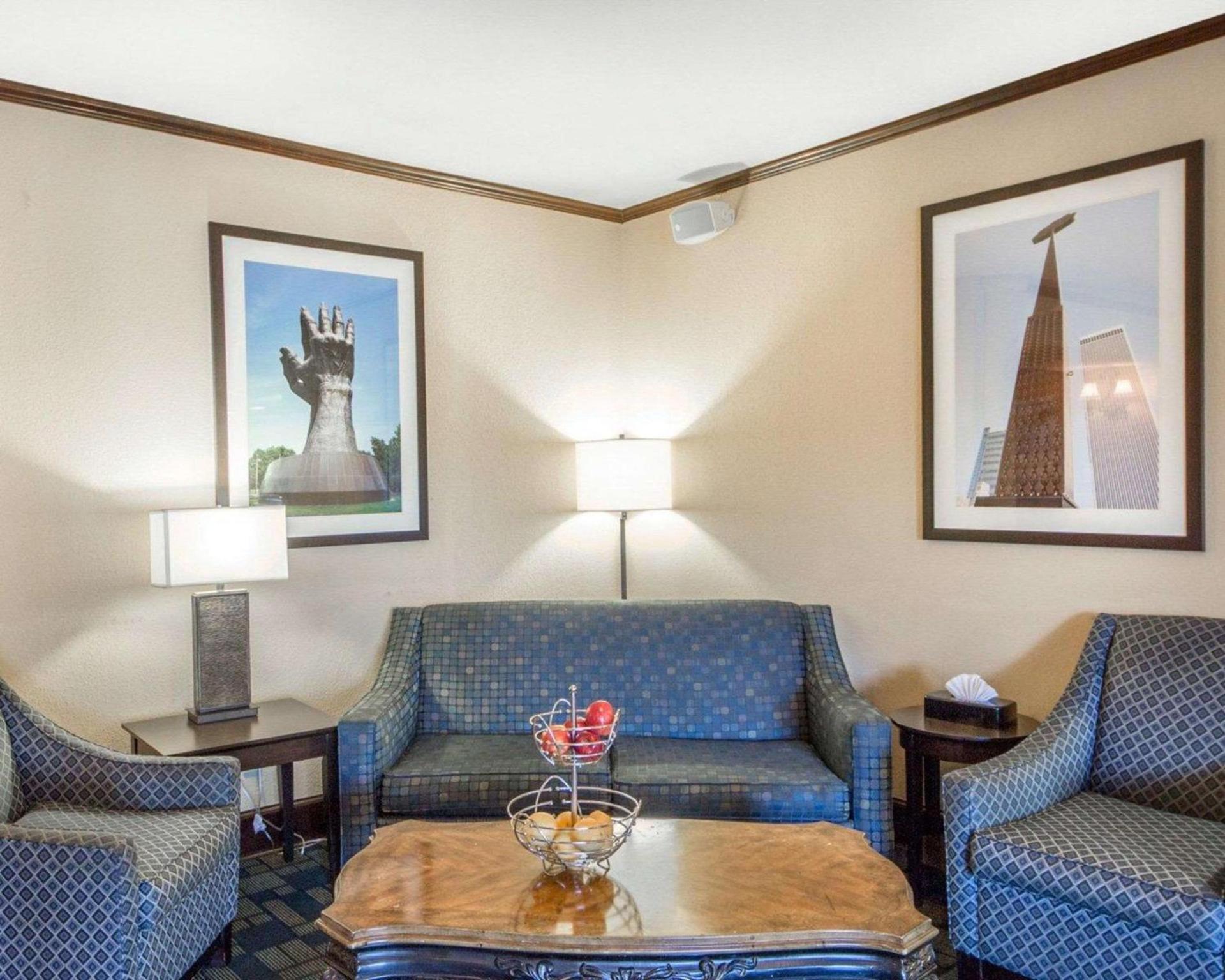 Quality Inn Tulsa-Downtown West photo 2