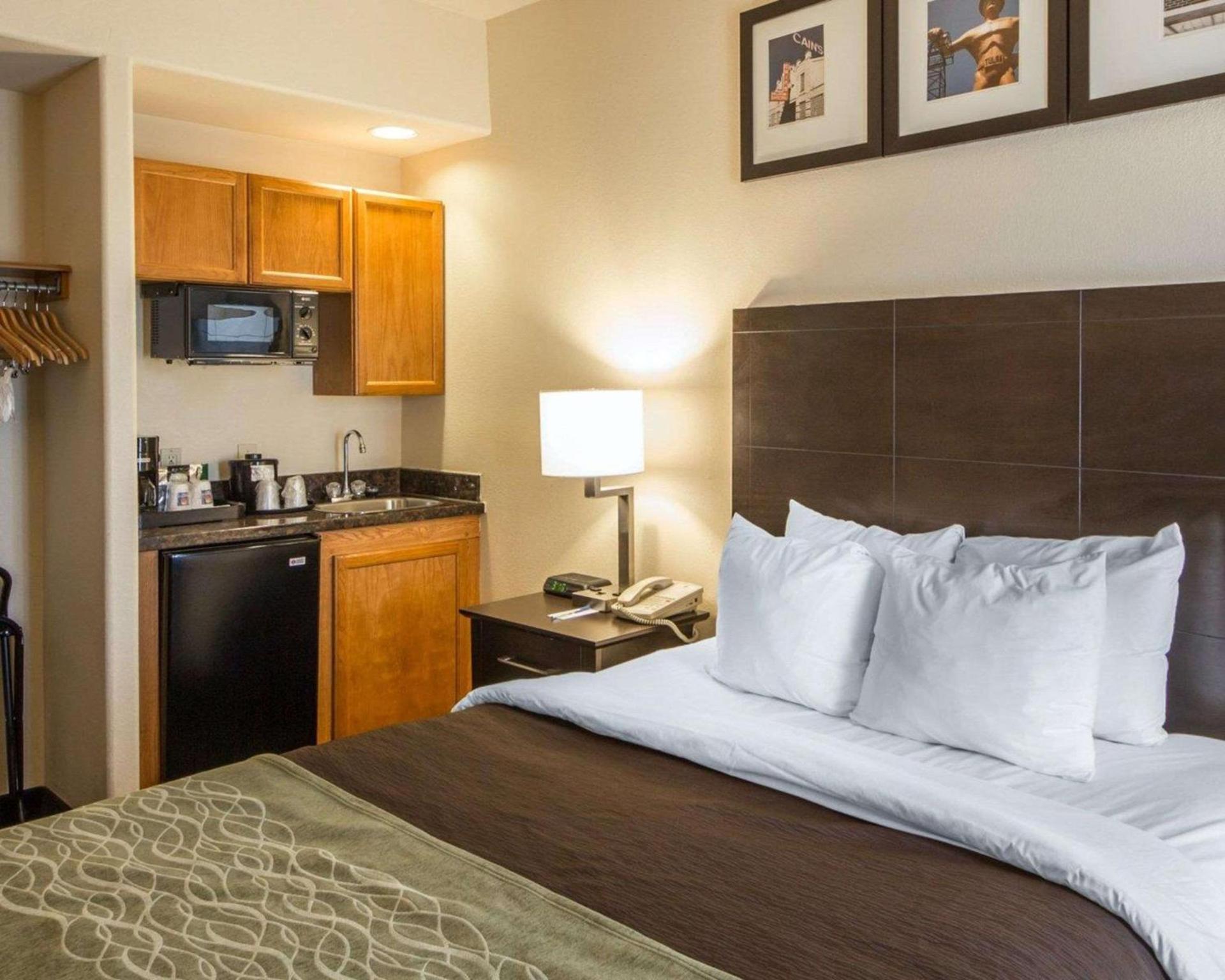 Quality Inn Tulsa-Downtown West photo 6