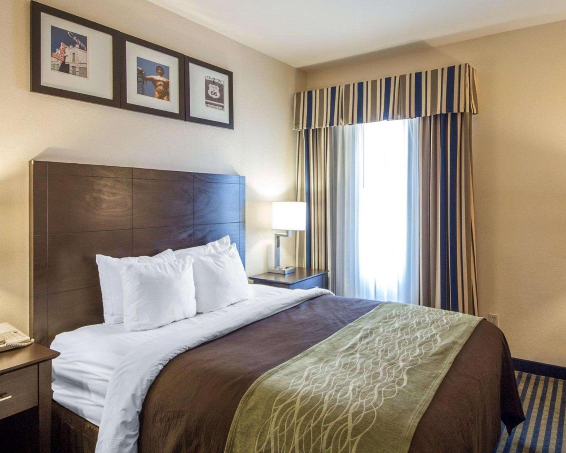 Quality Inn Tulsa-Downtown West photo 5