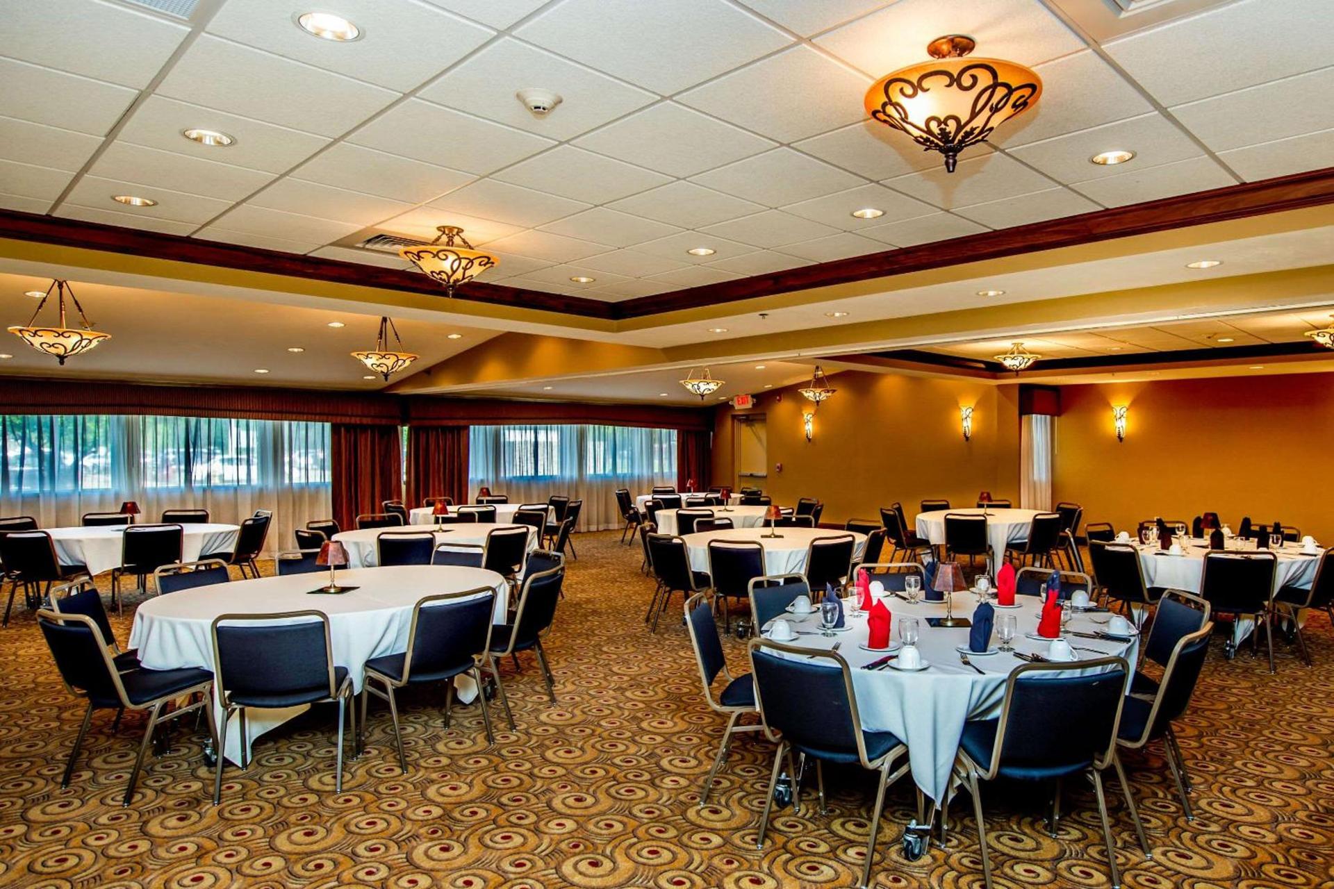 Garner Hotel Wadsworth by IHG photo 26