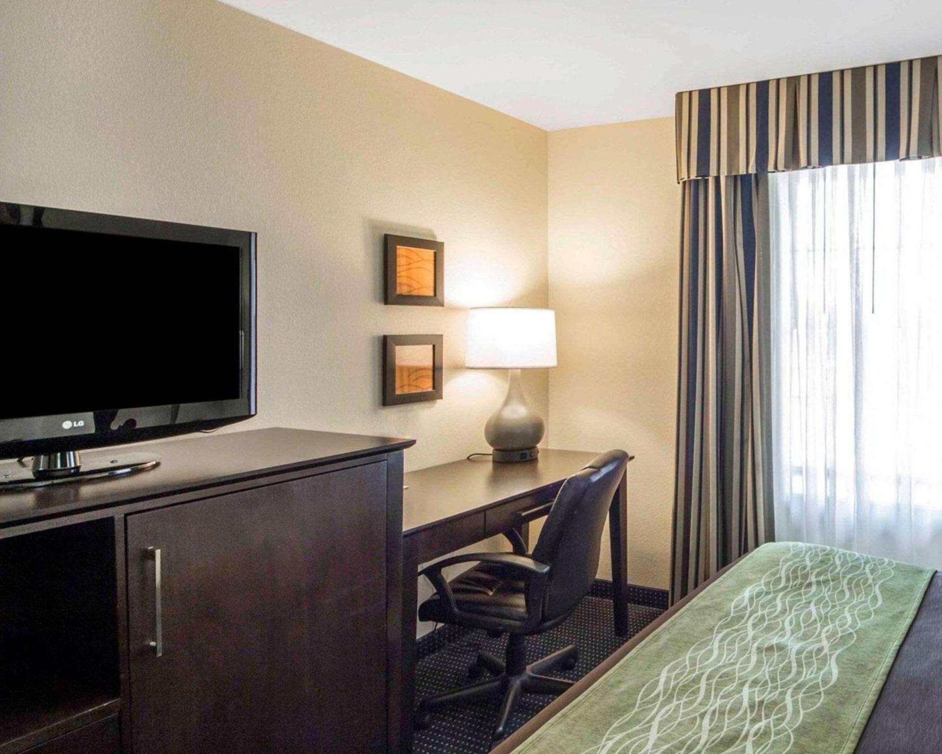 Quality Inn Tulsa-Downtown West photo 20